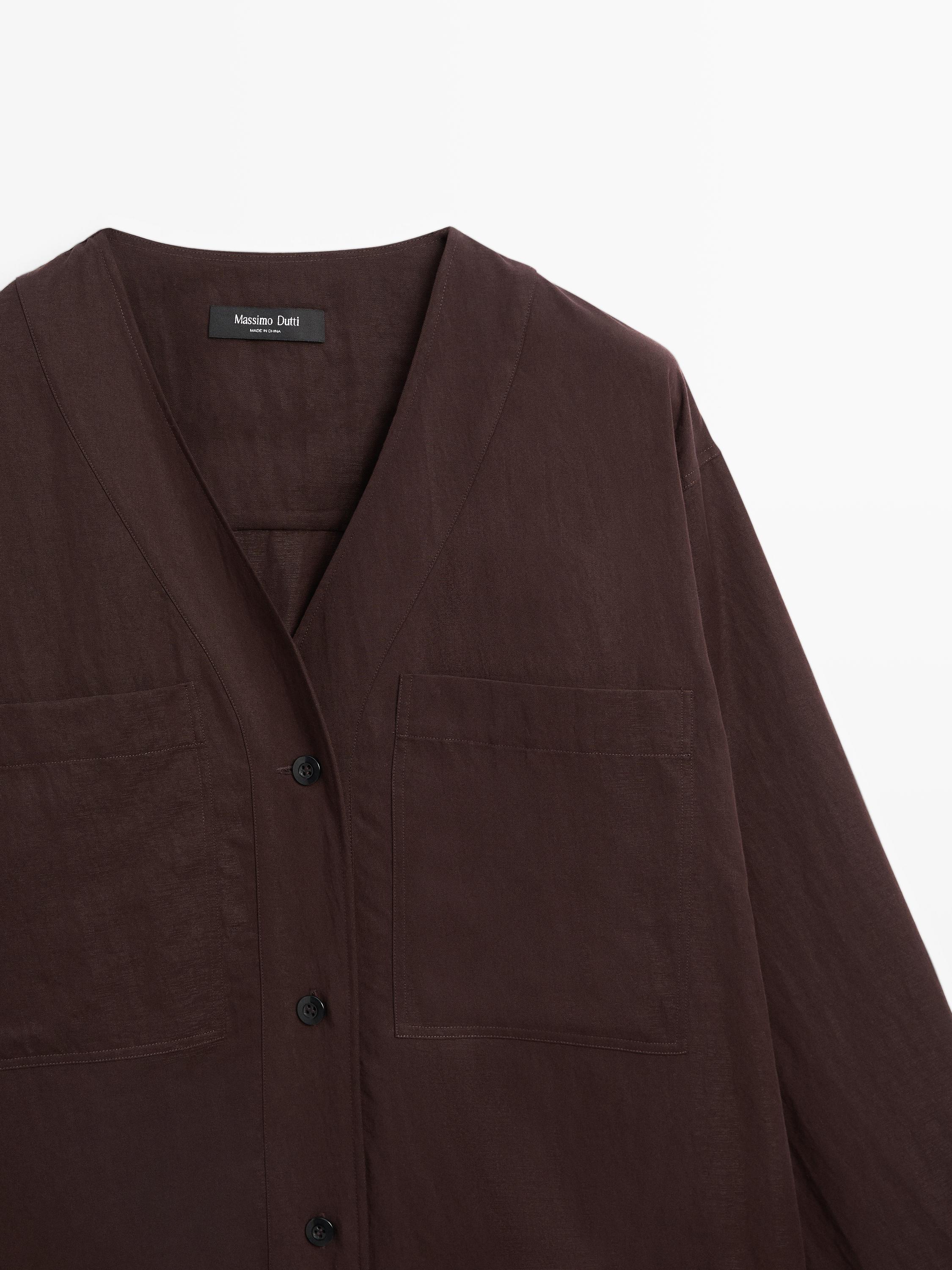 Chemise col V avec poches