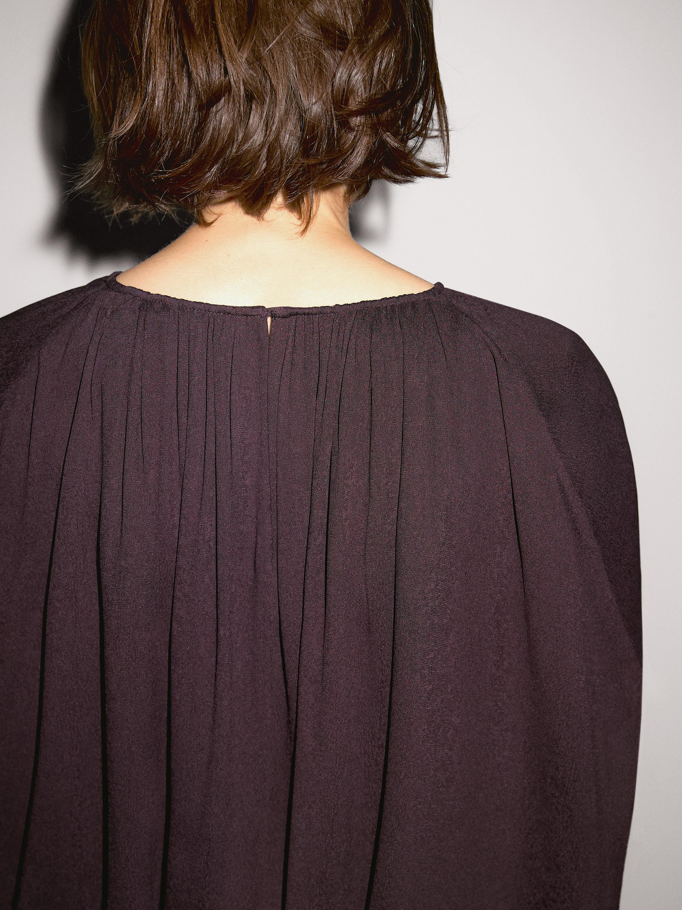 Short double-layer cape