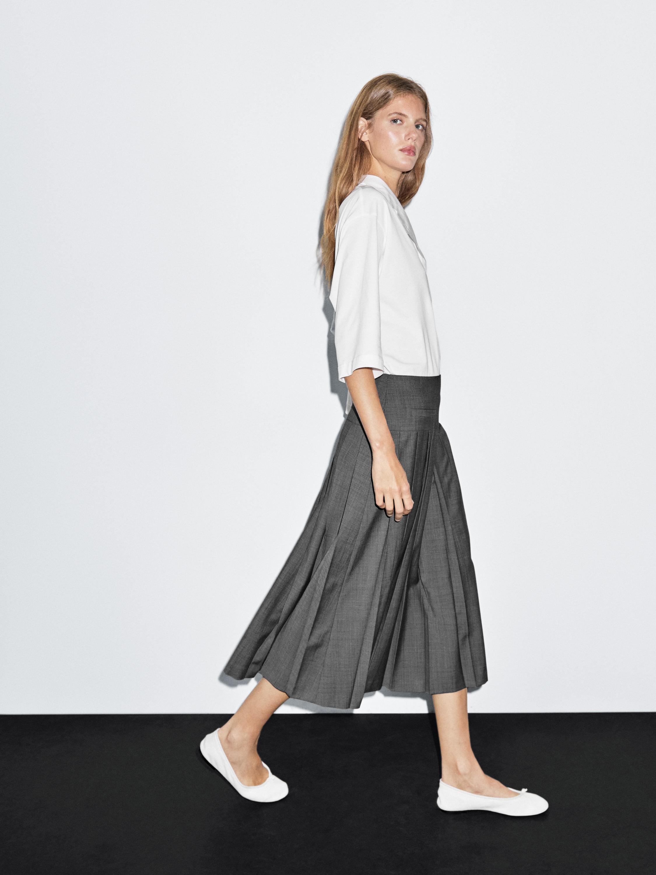 Midi skirt with box pleats