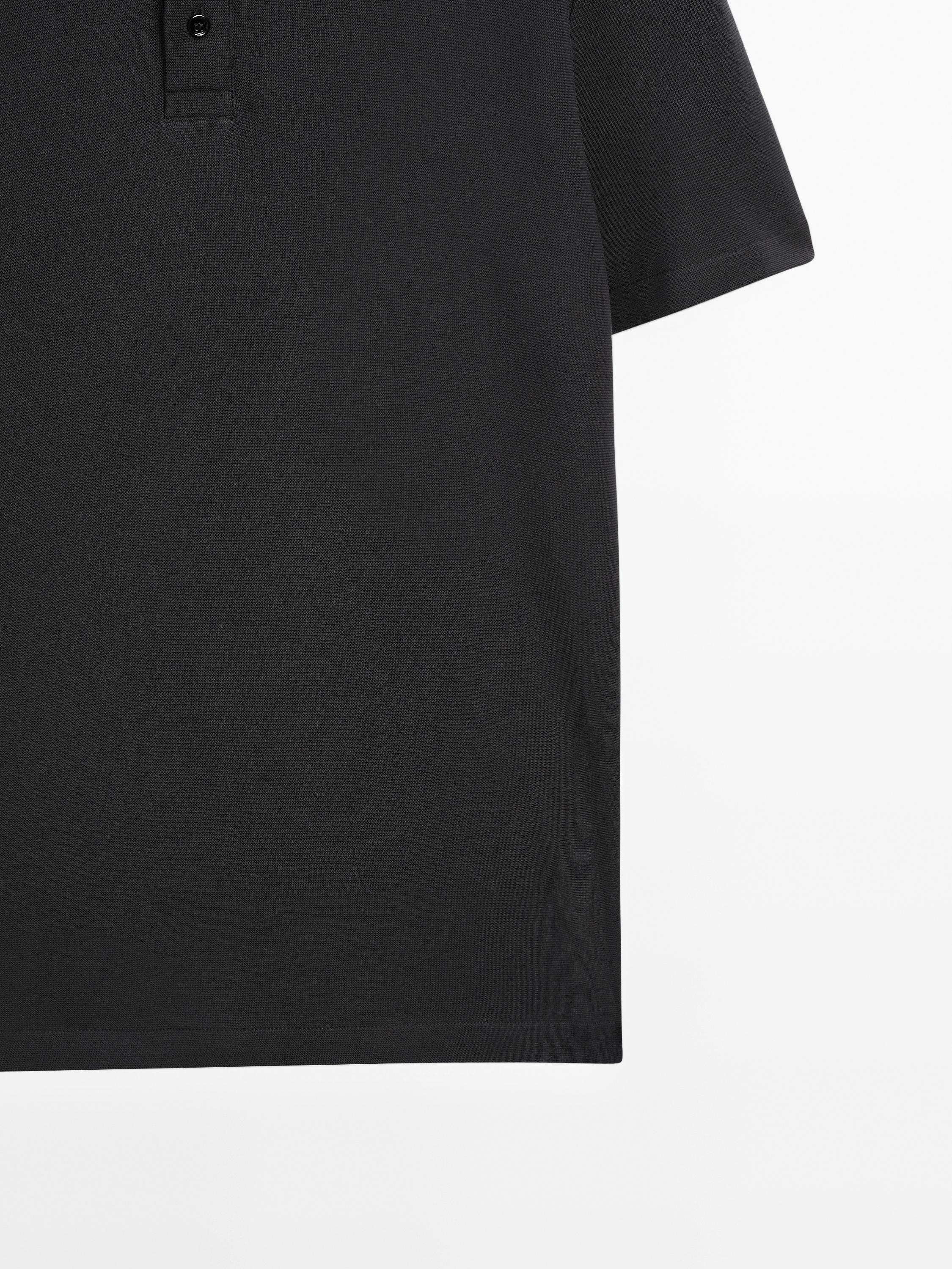 Textured short sleeve polo shirt