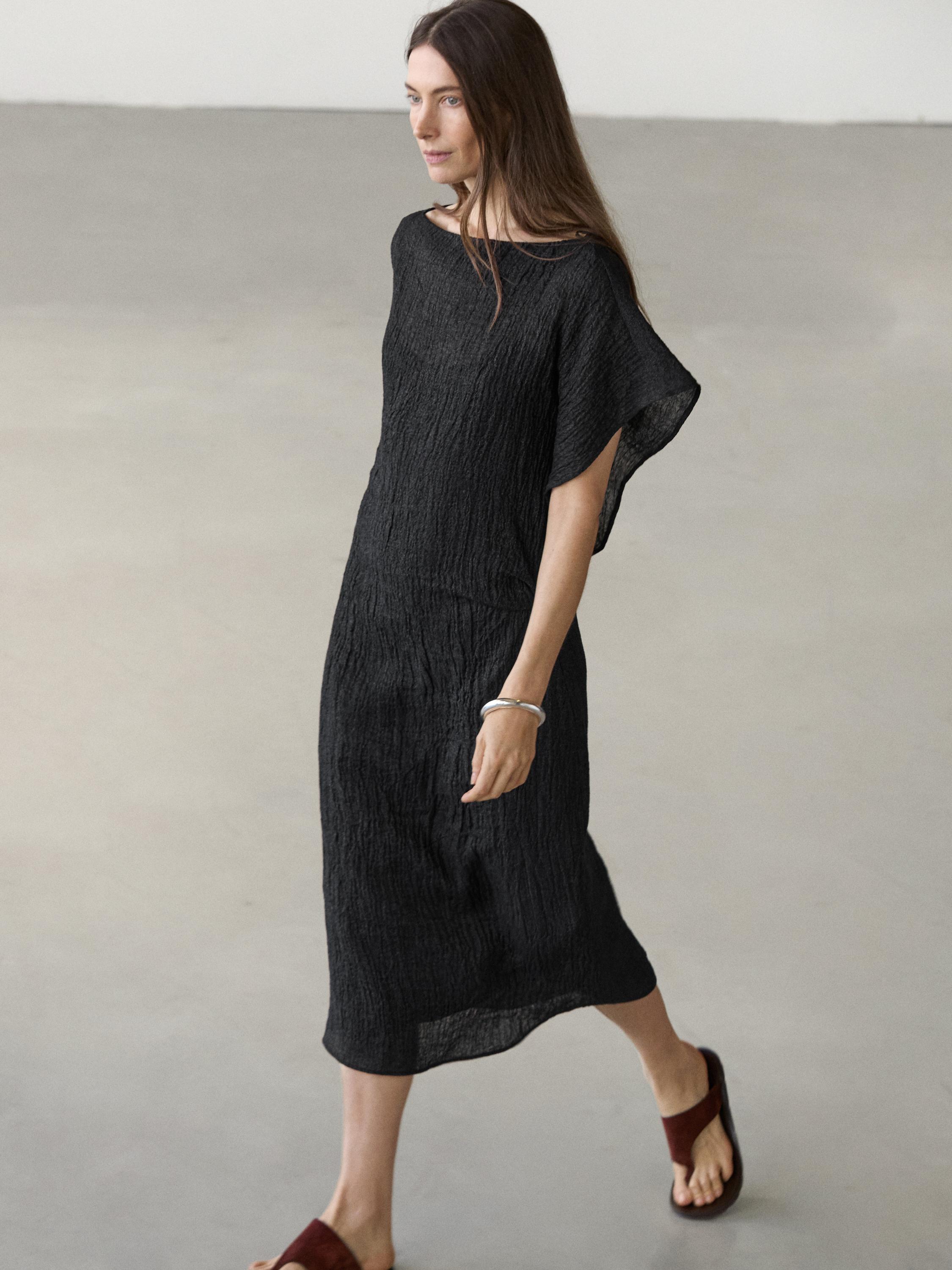 Linen midi dress with asymmetric sleeves — BLACK