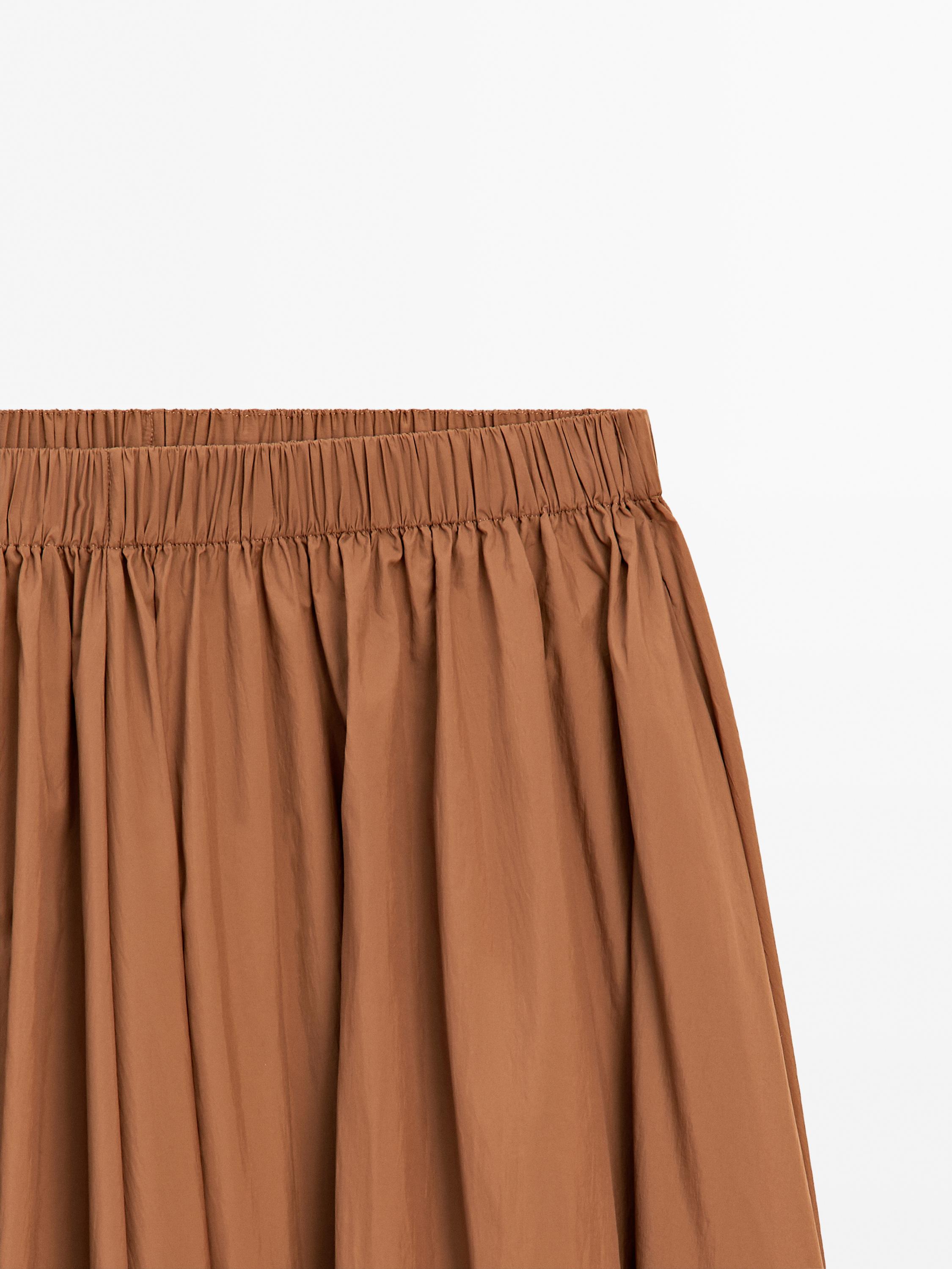Elastic technical fabric skirt