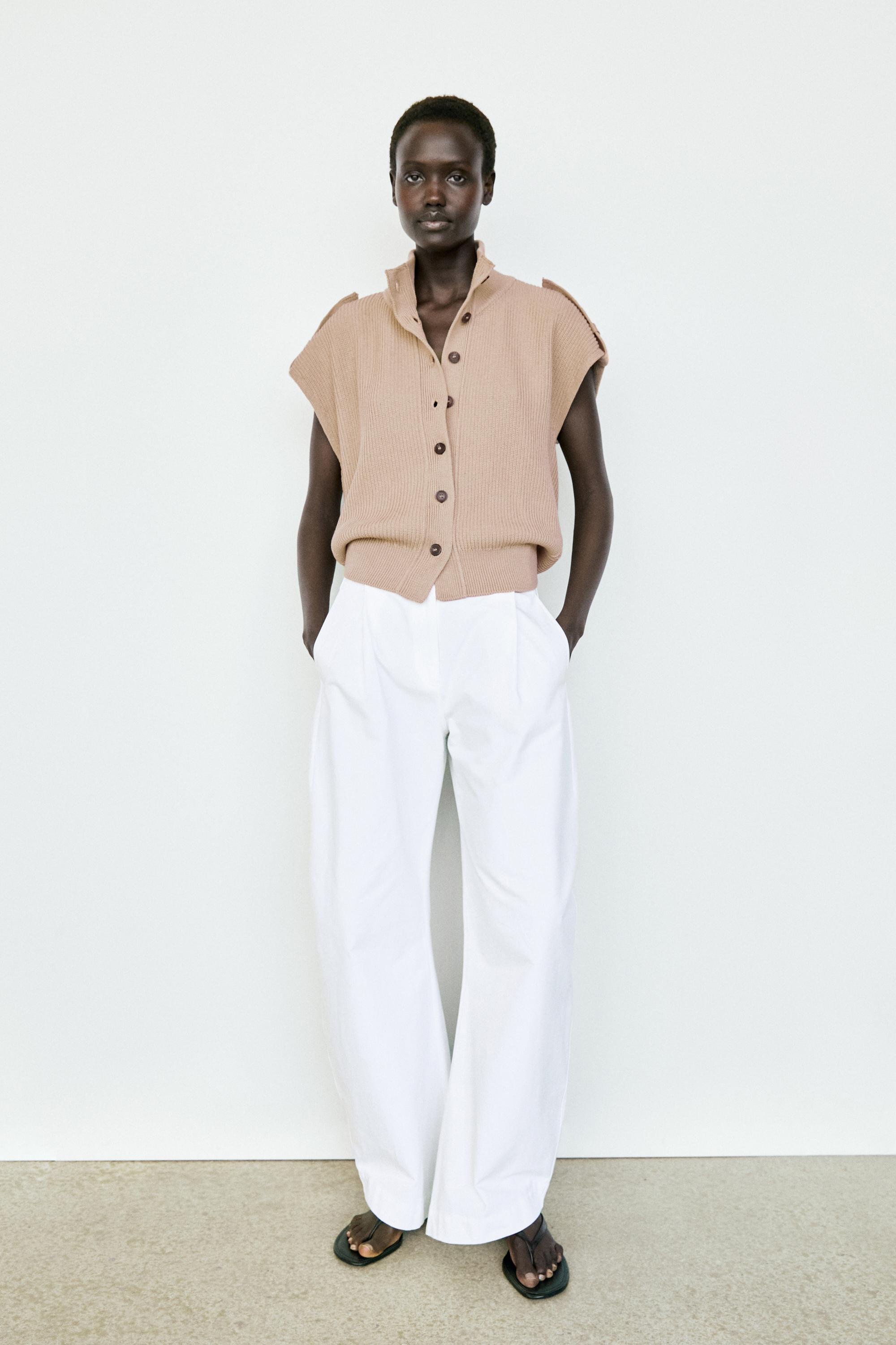 100% cotton button-detail knit vest — CAMEL