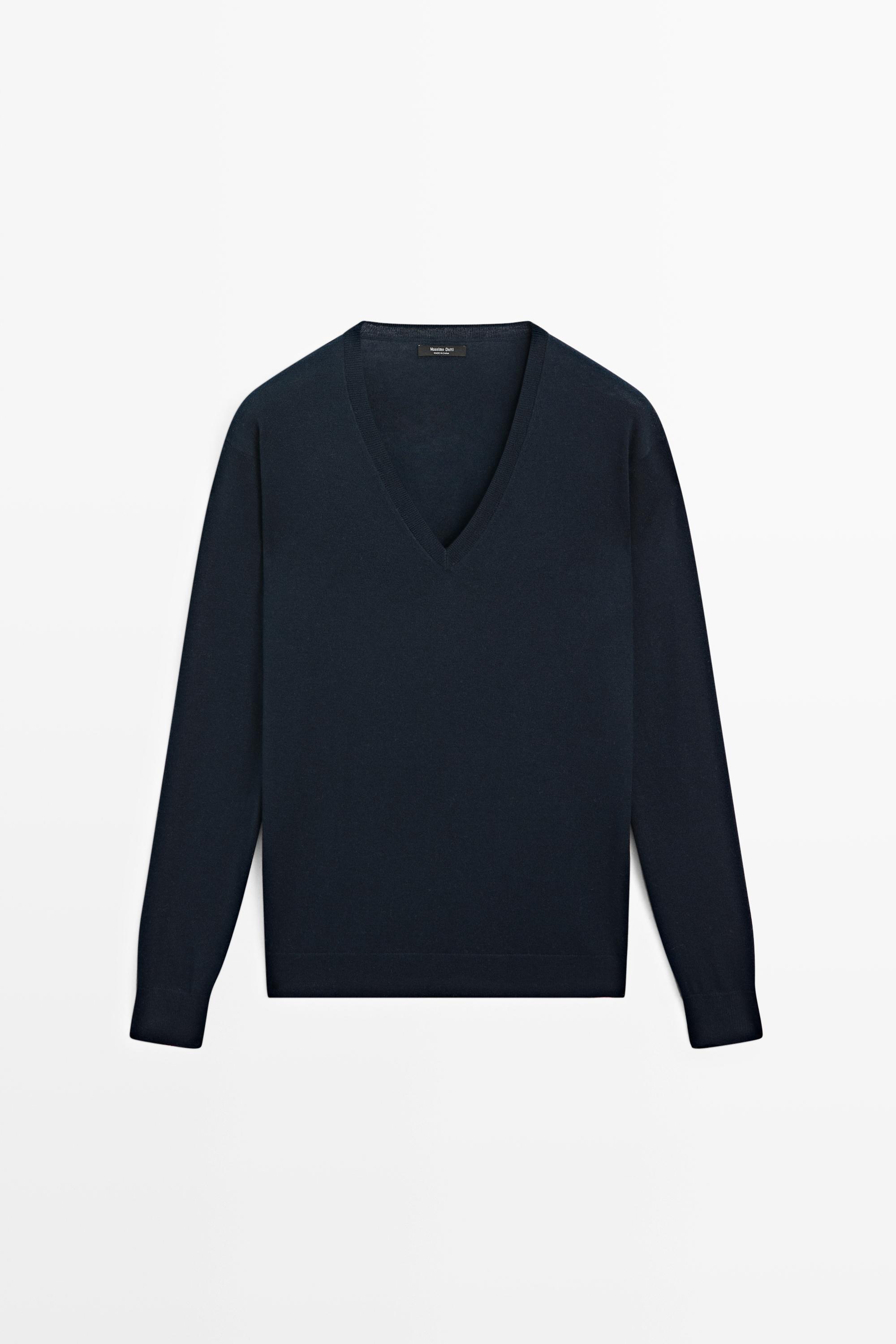 V-neck knit sweater — NAVY BLUE
