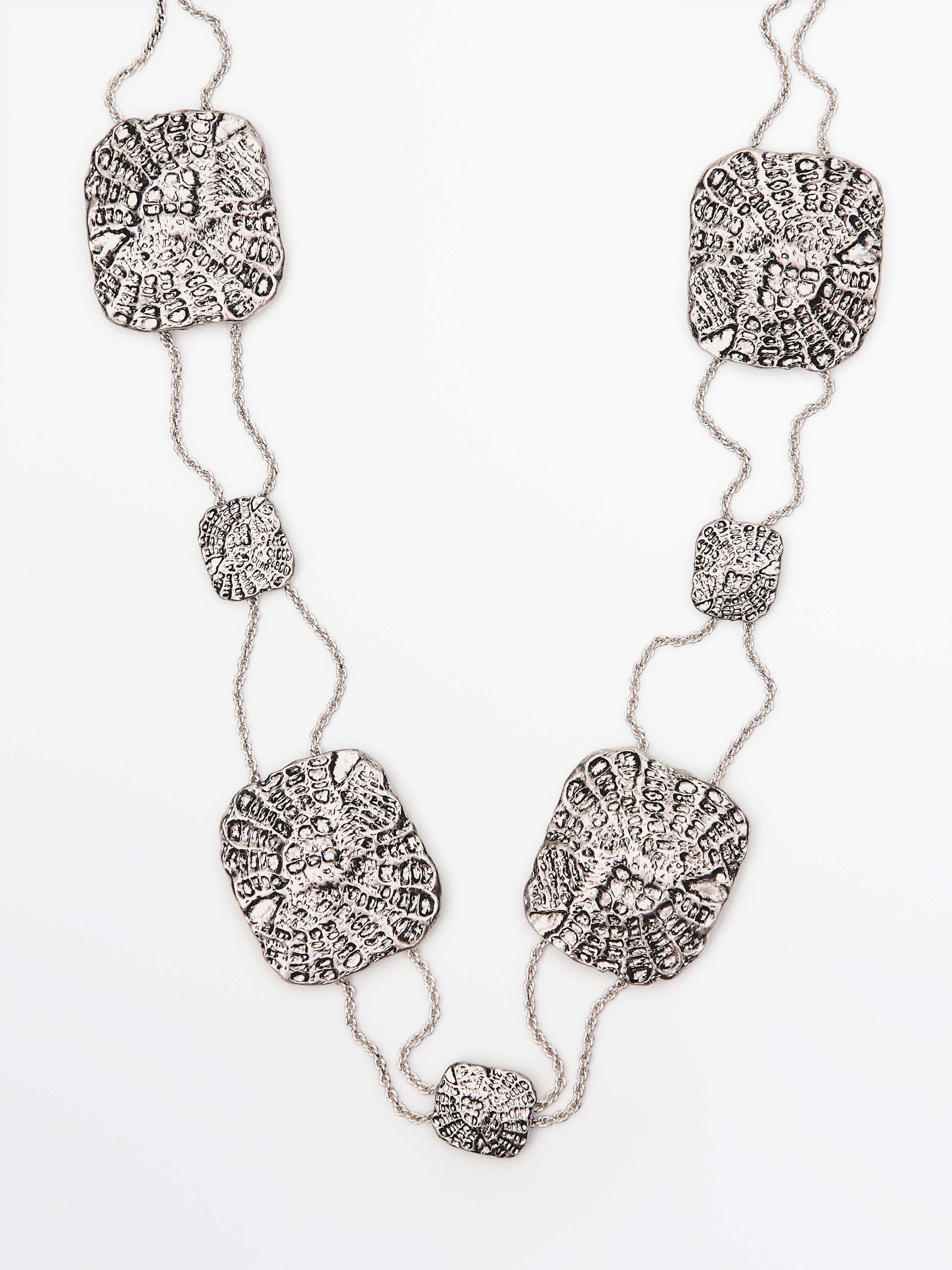 Textured chain and medallion belt
