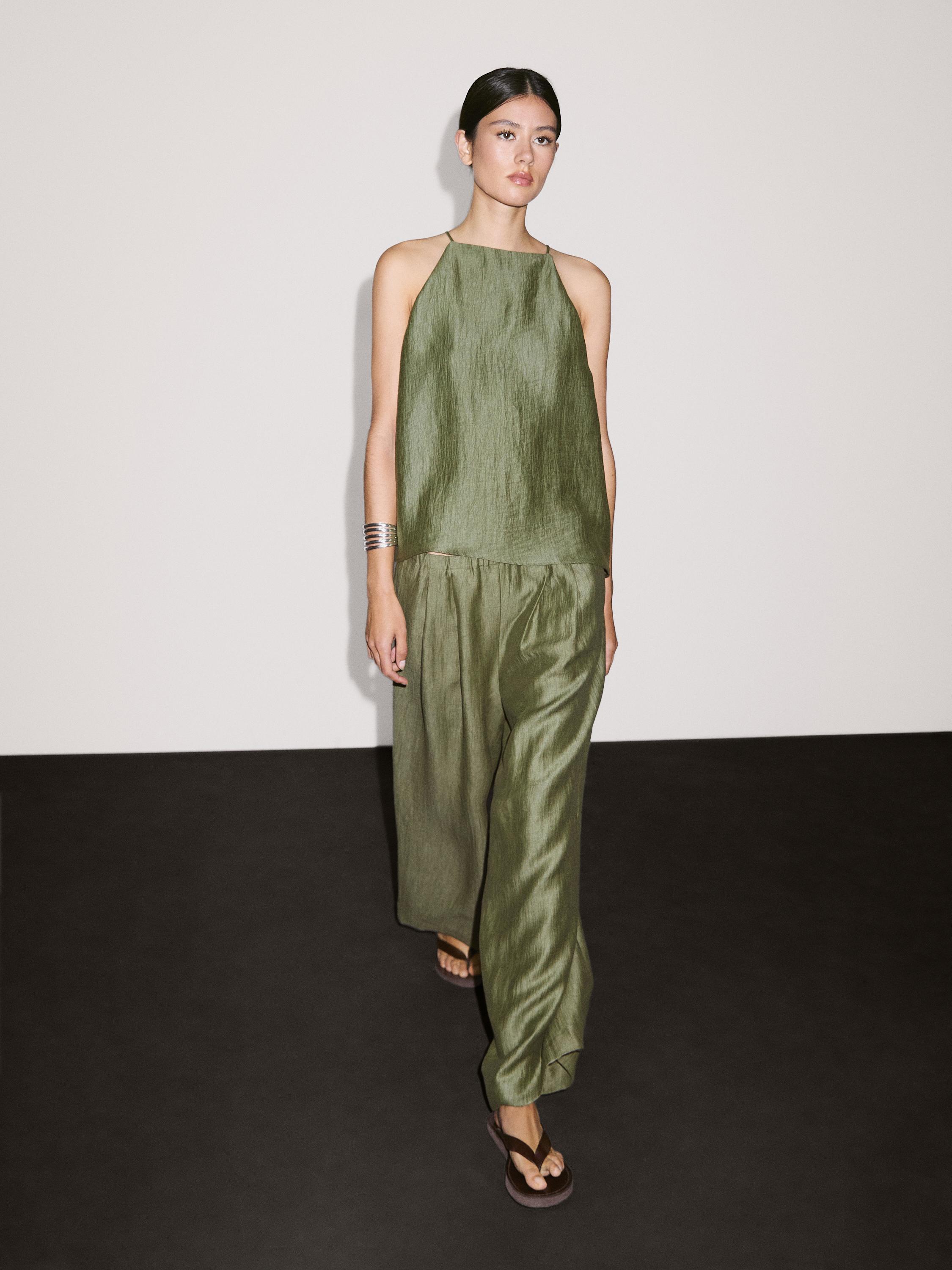 Áo cổ yếm pha vải lanh