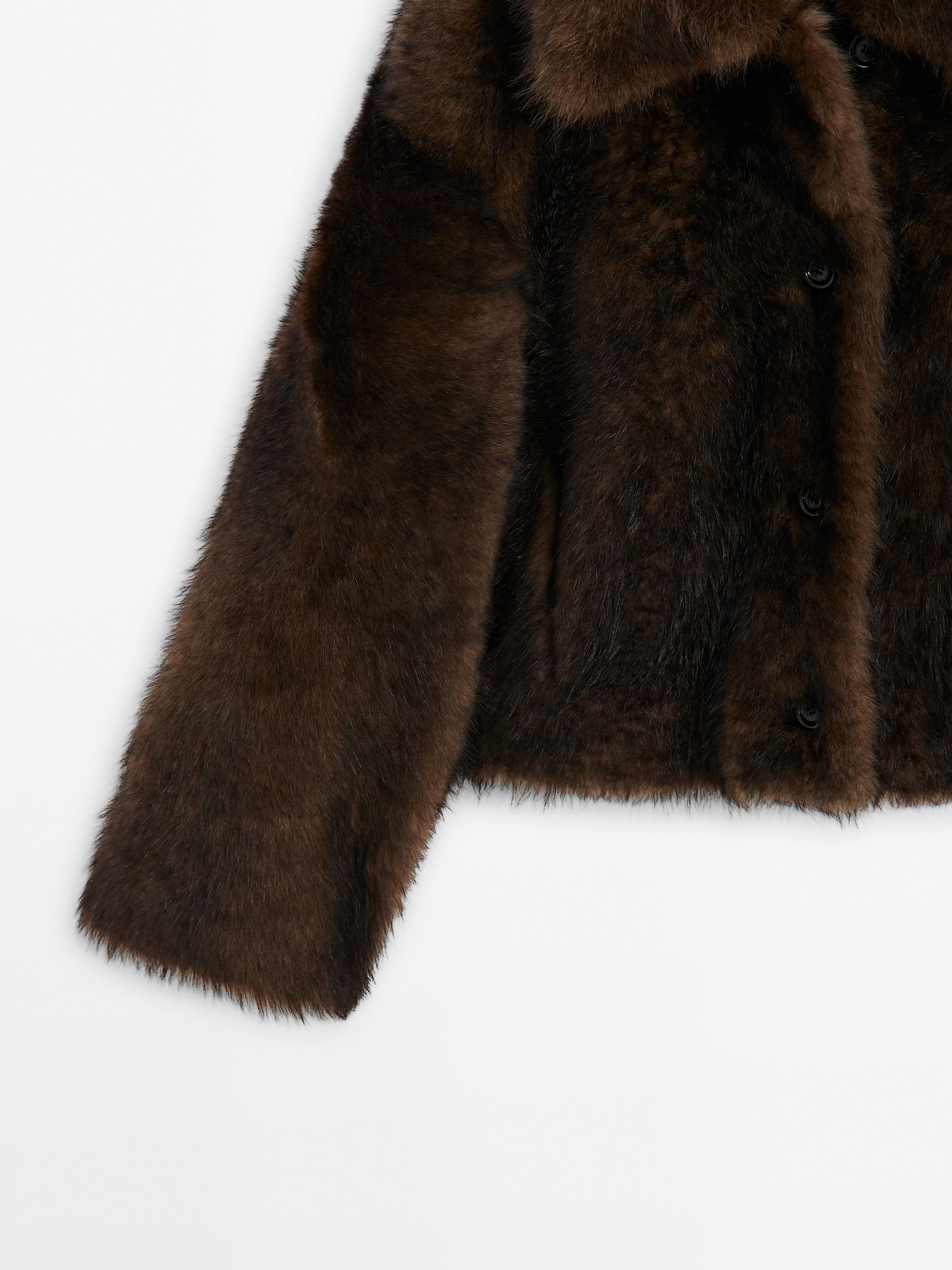 Short leather coat with fur — BROWN