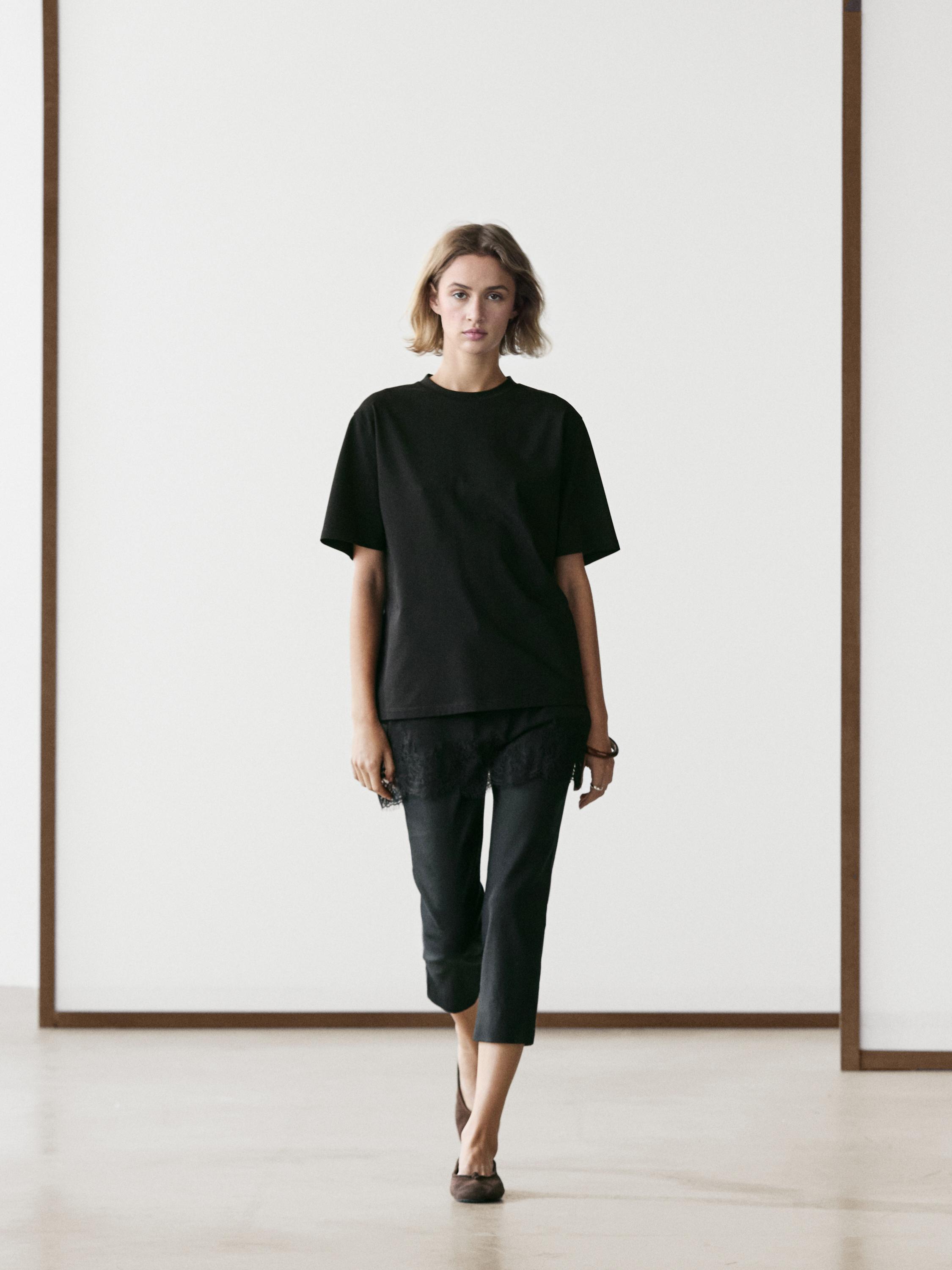 Short sleeve T-shirt with lace detail — BLACK