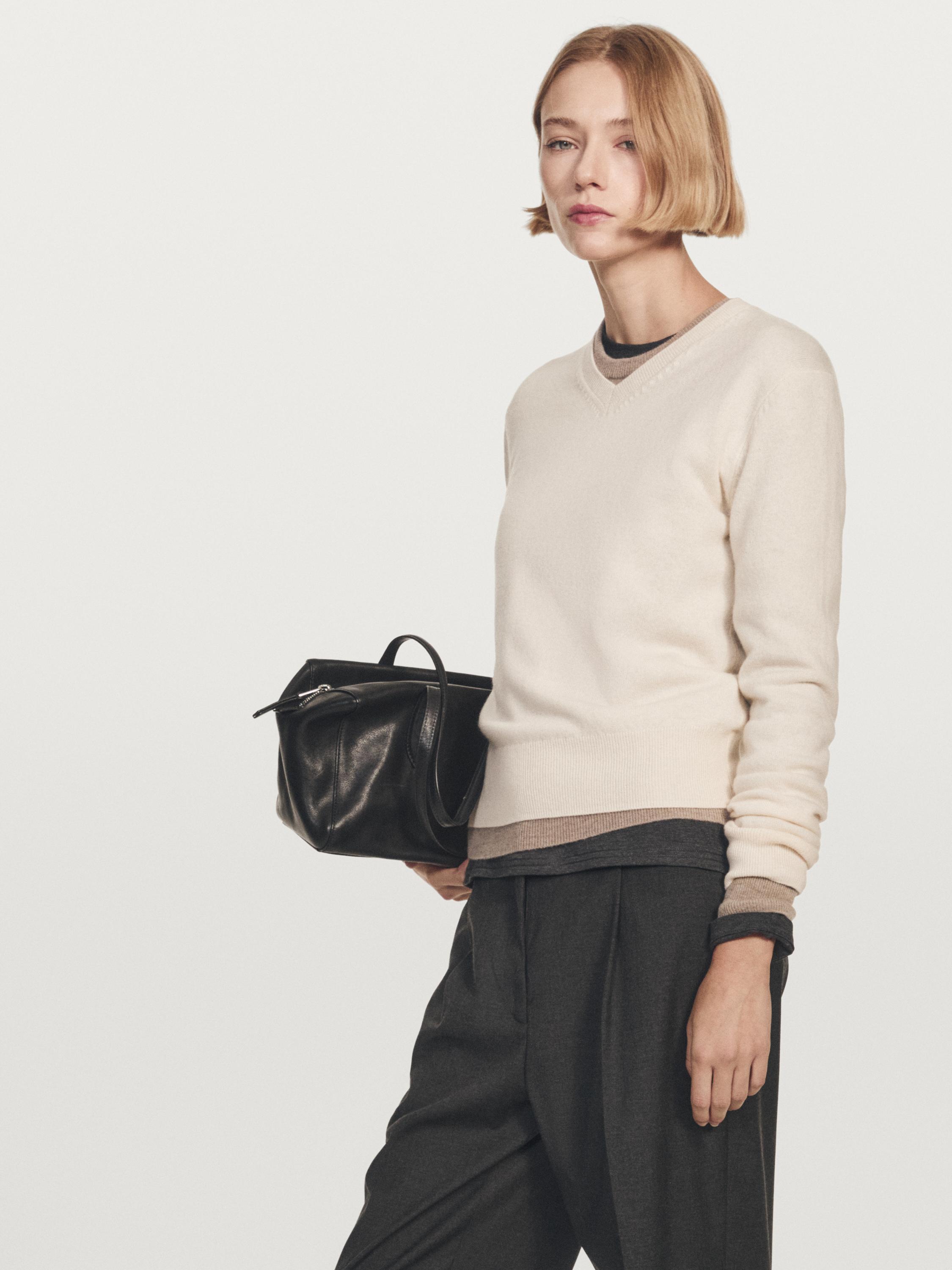 Wool blend knit V-neck sweater — Beige