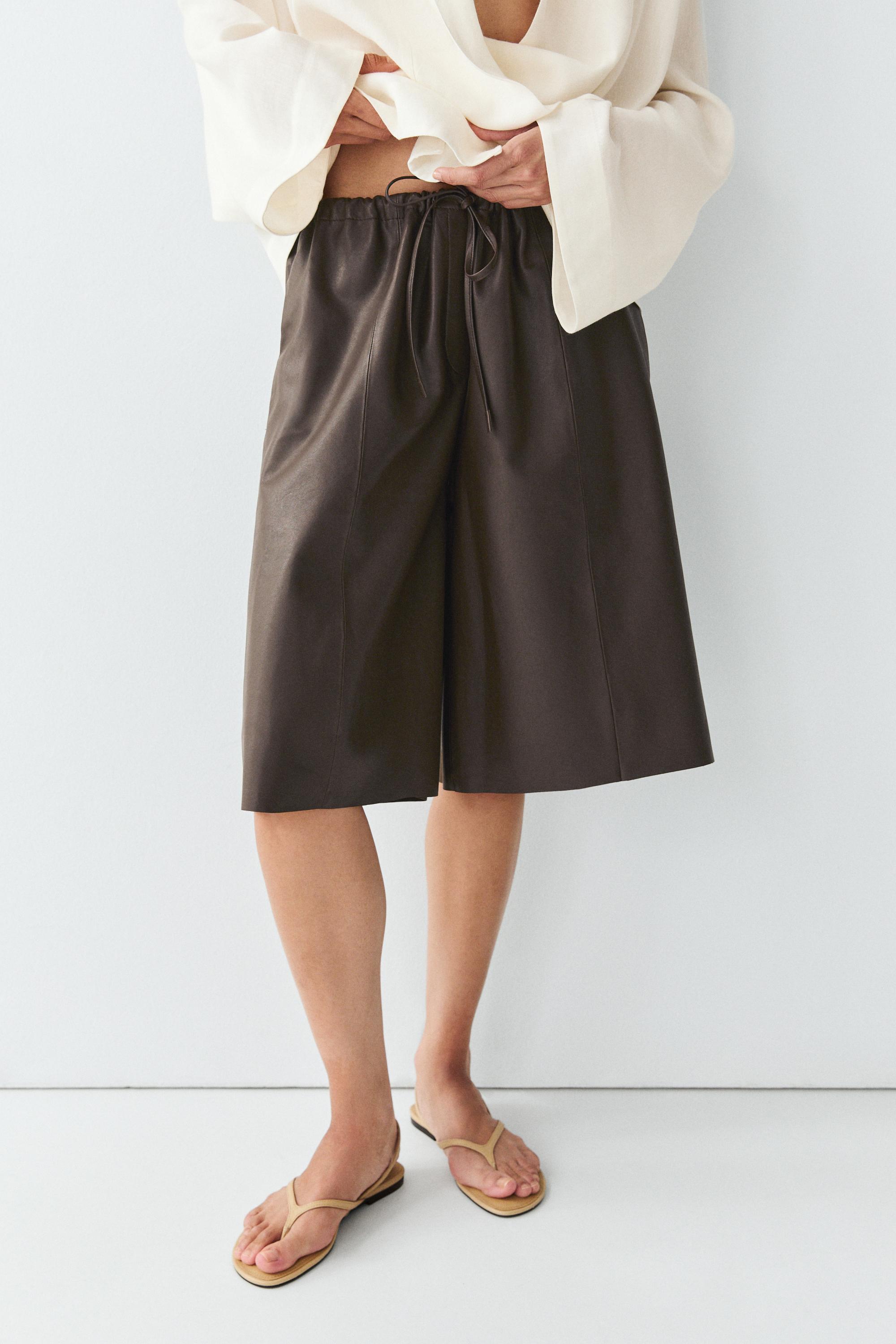 Long nappa leather Bermuda shorts — Sky blue (alternate view)
