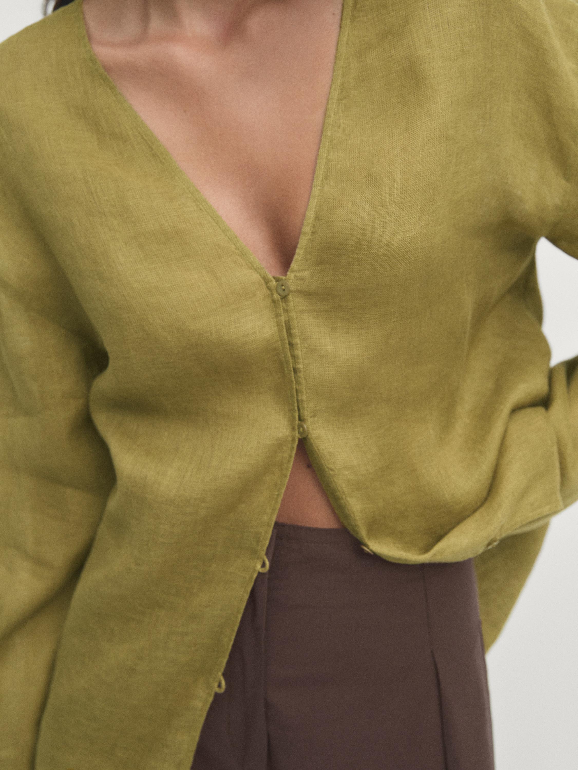 100% linen oversize blouse with low-cut back