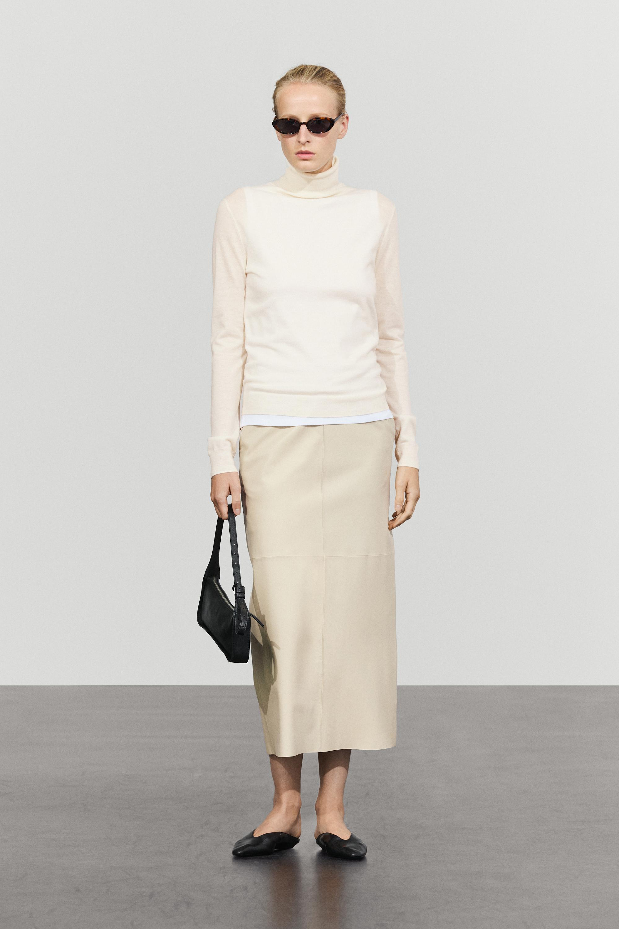 Wool-blend turtleneck knit sweater — CREAM
