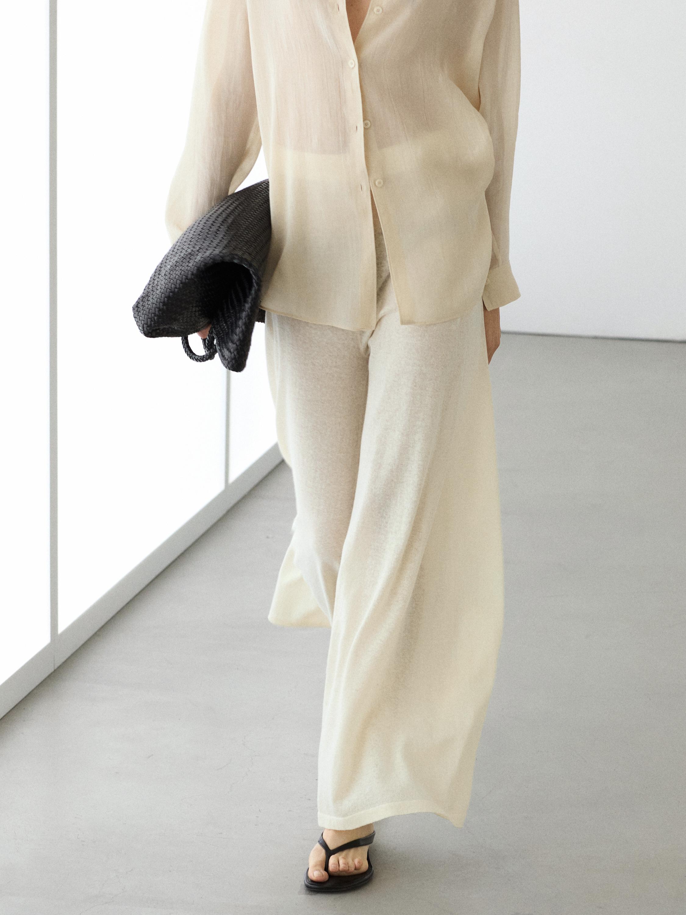 Total look wide-leg flowing trousers — Vanilla