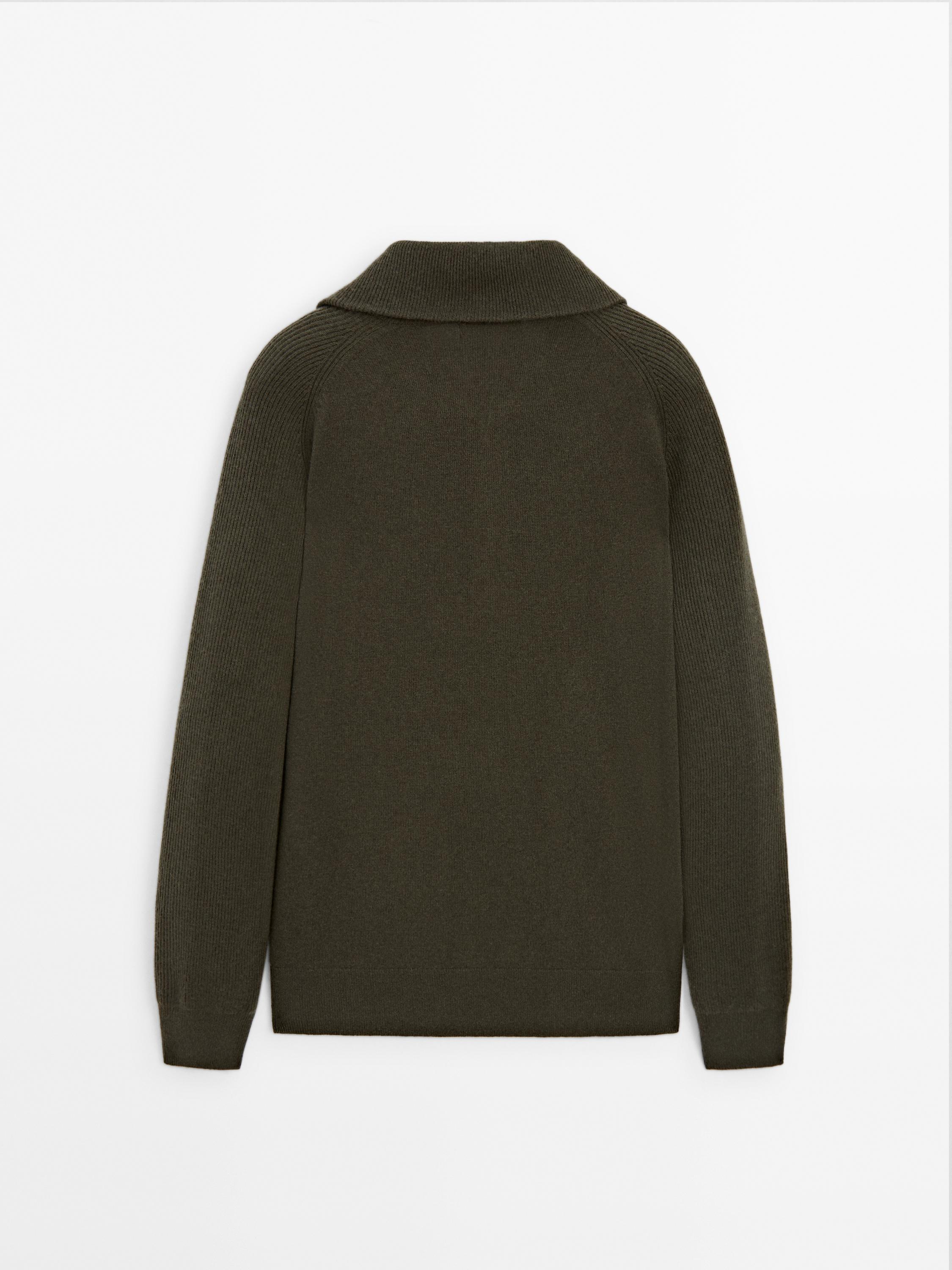 Mock neck knit sweater