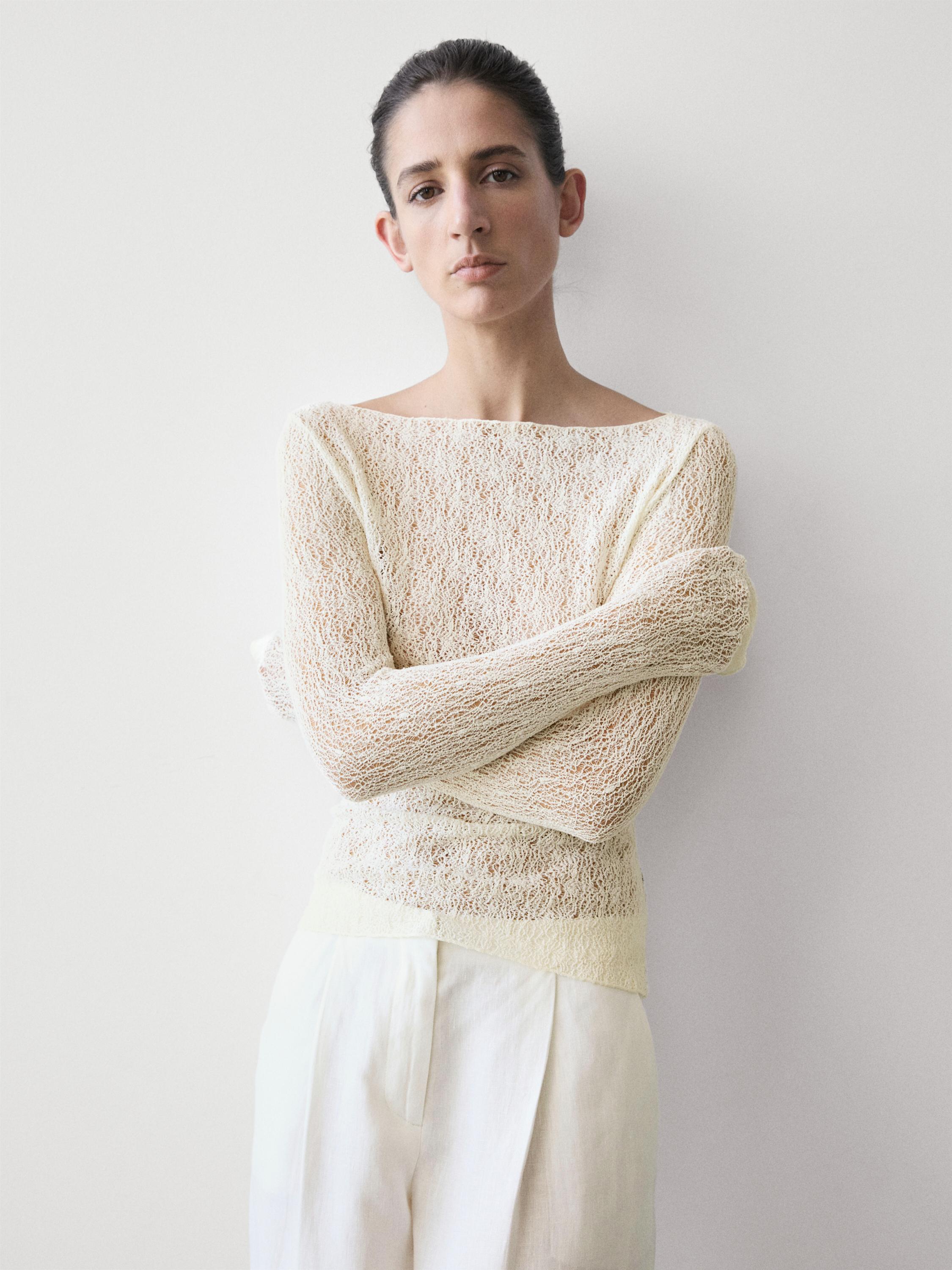 Boat neck T-shirt with lace detail · Cream · T-shirt | Massimo Dutti
