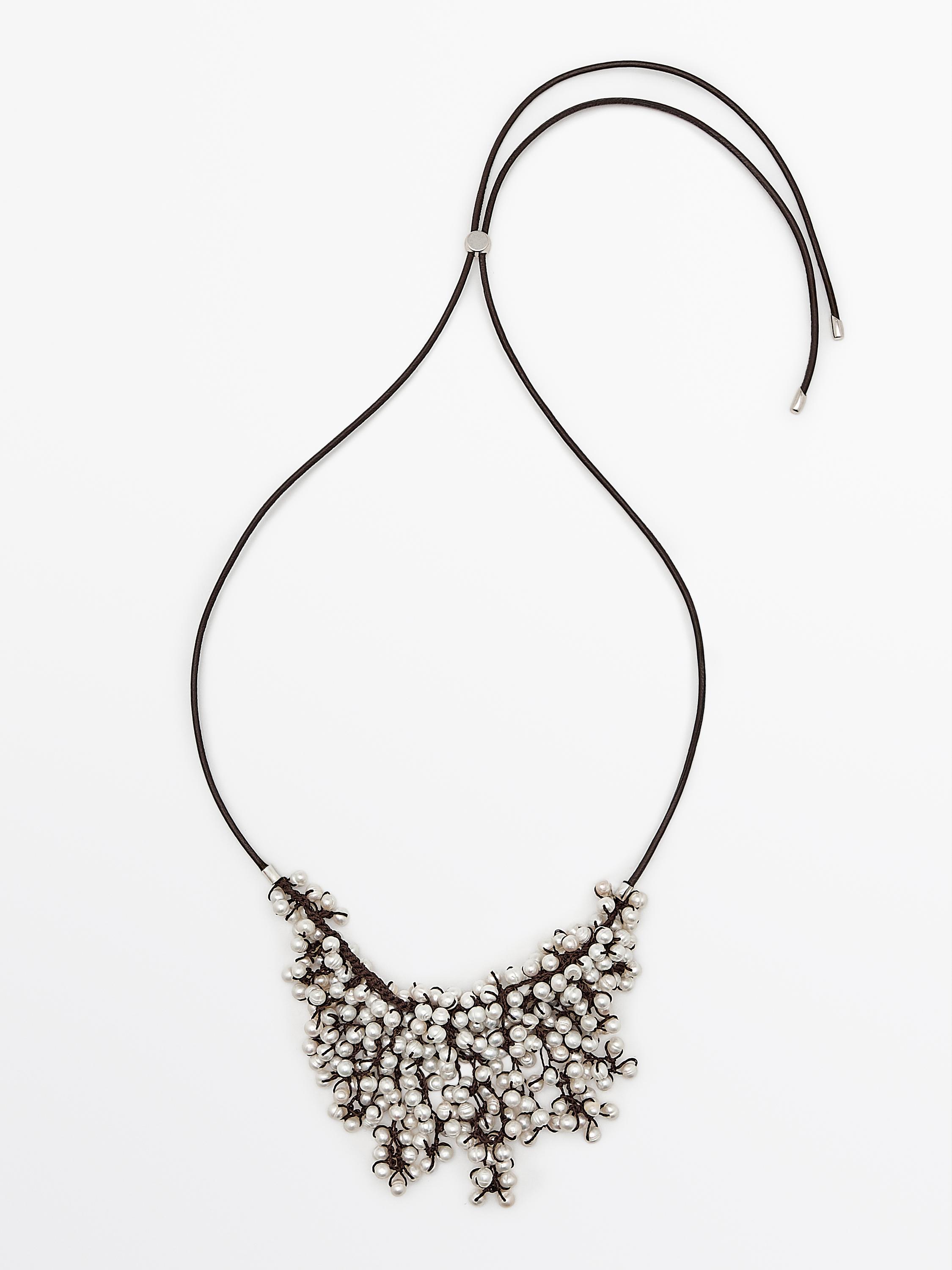 Pärlhalsband