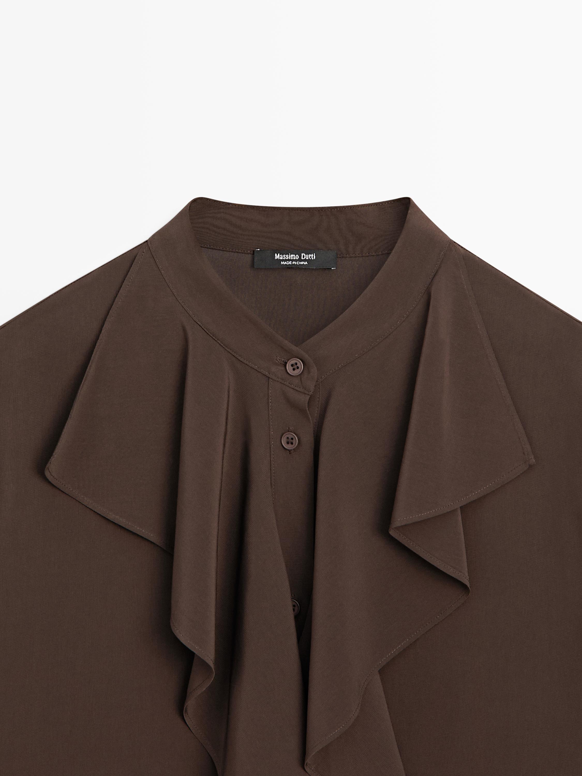 Flowing blouse with ruffles — BROWN