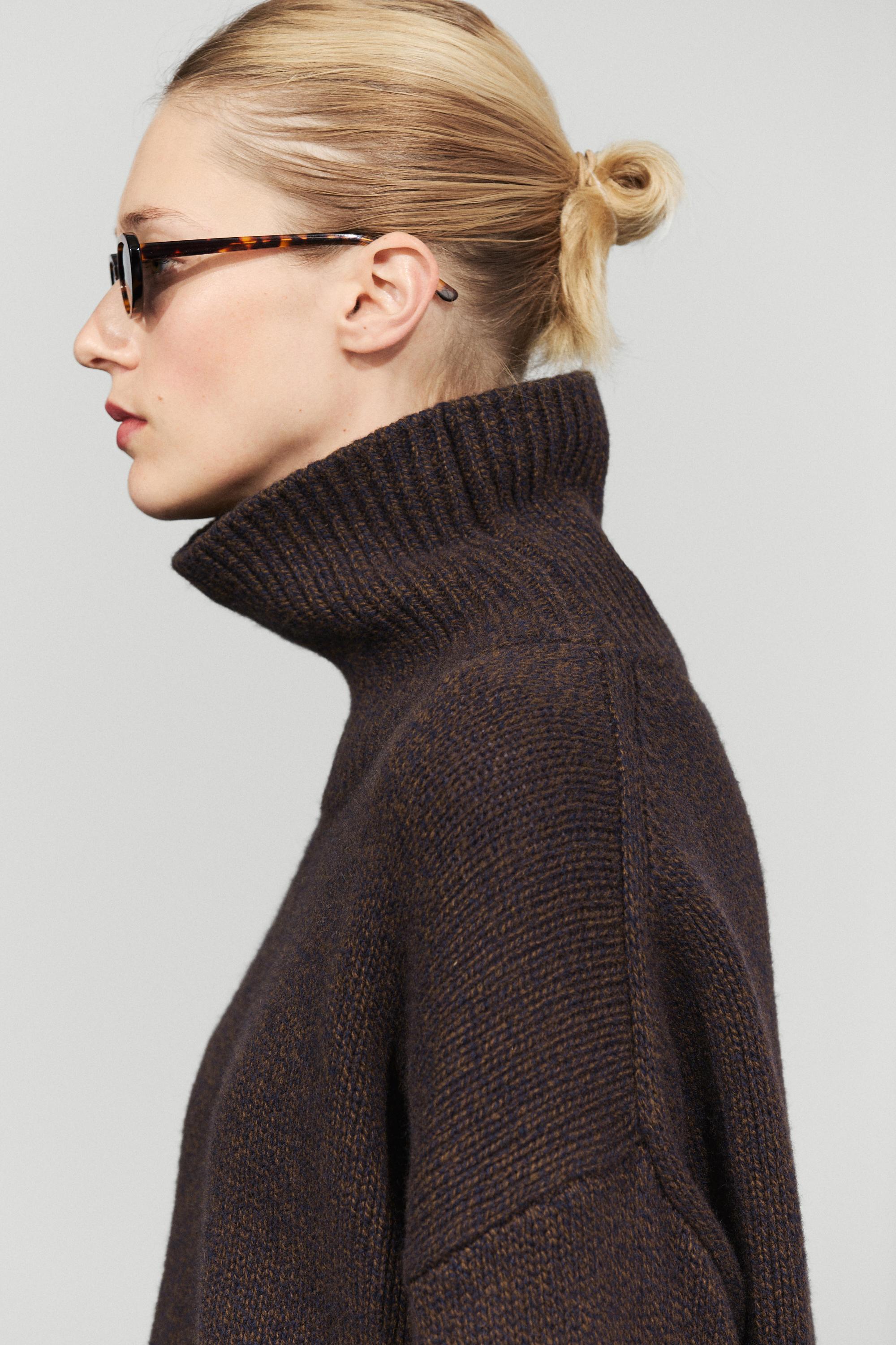100% wool oversize knit sweater — BROWN