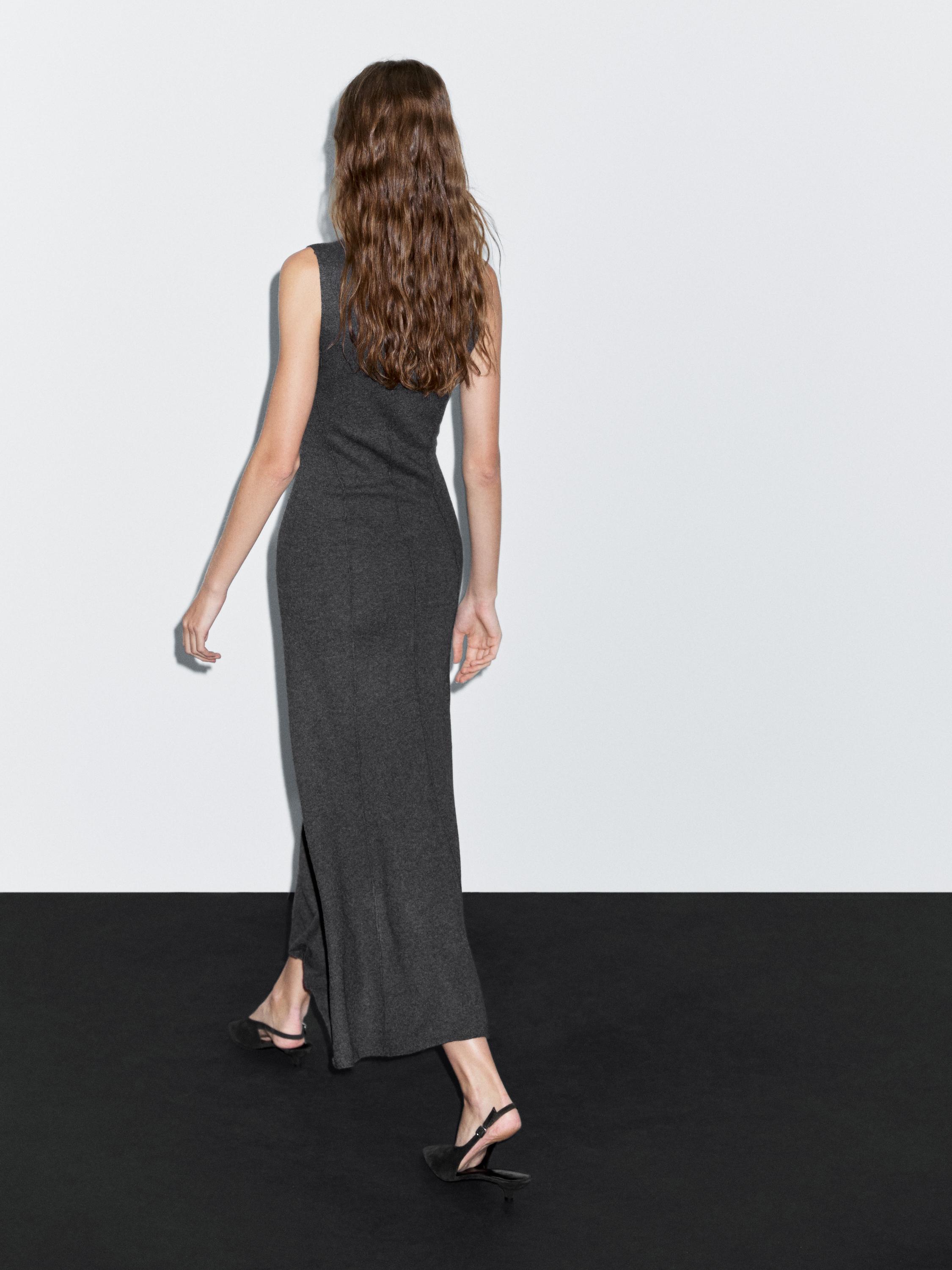 Vestido comprido de malha em evasê