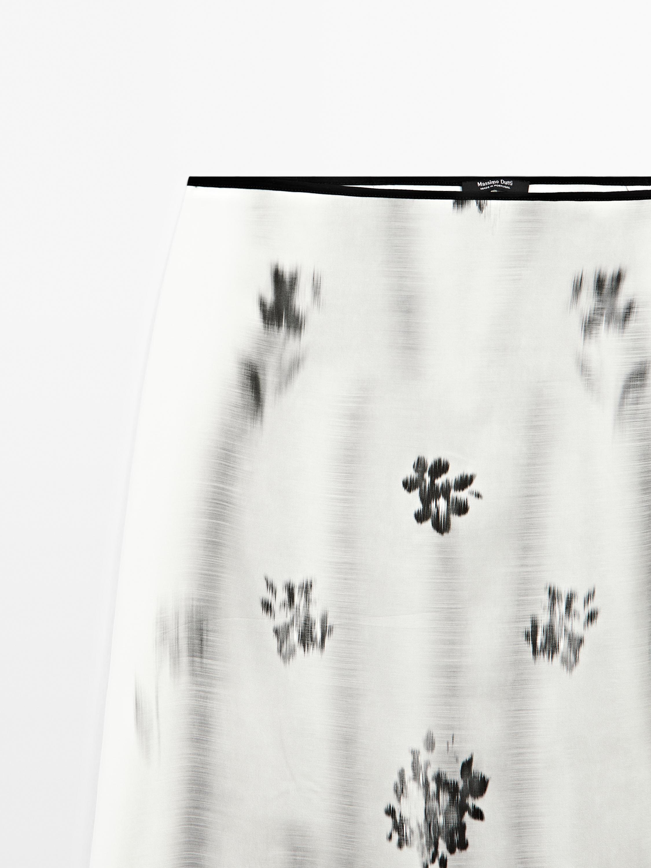 Printed skirt with tie waist