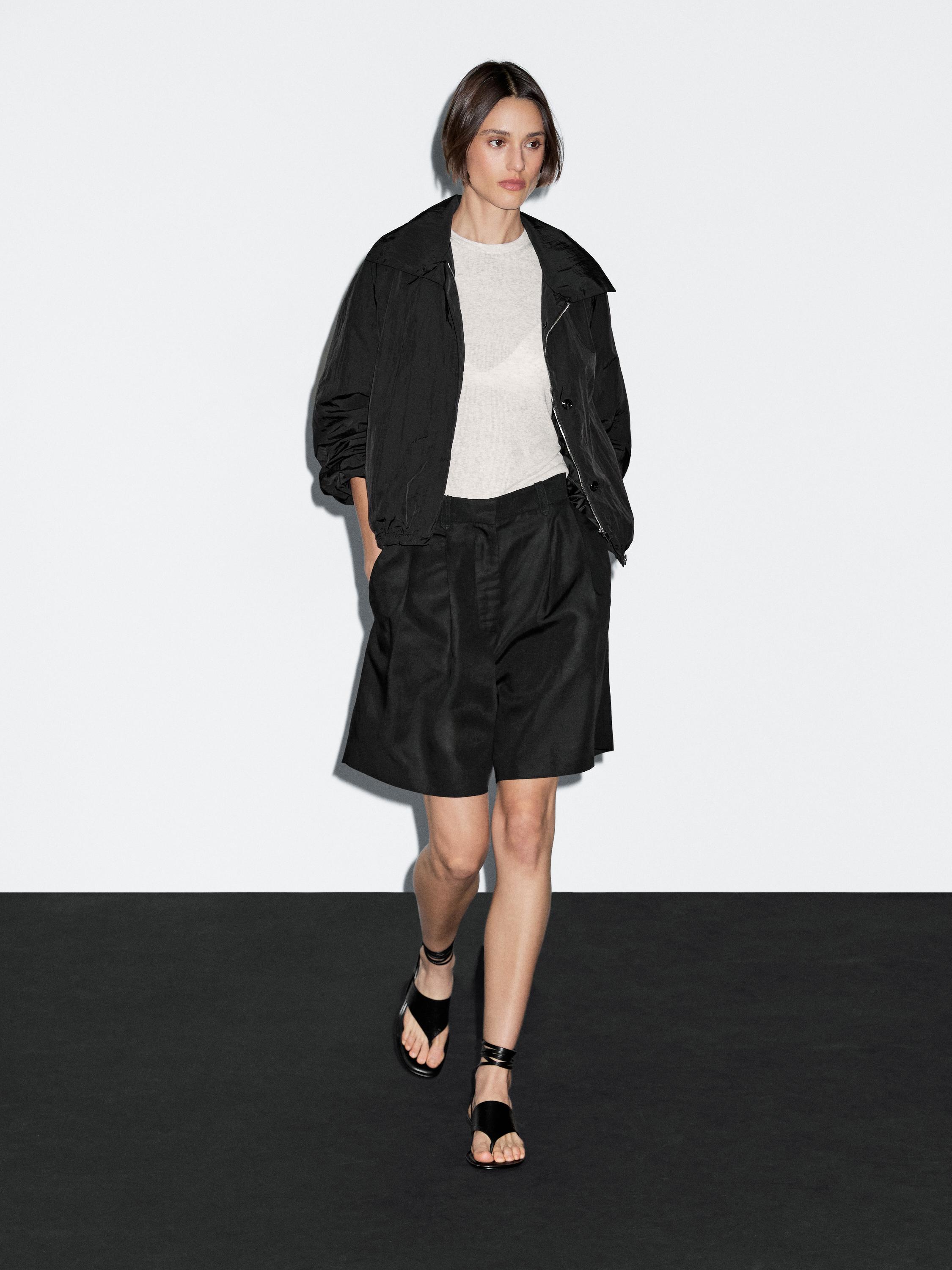 Bomber jacket, puffed turtleneck