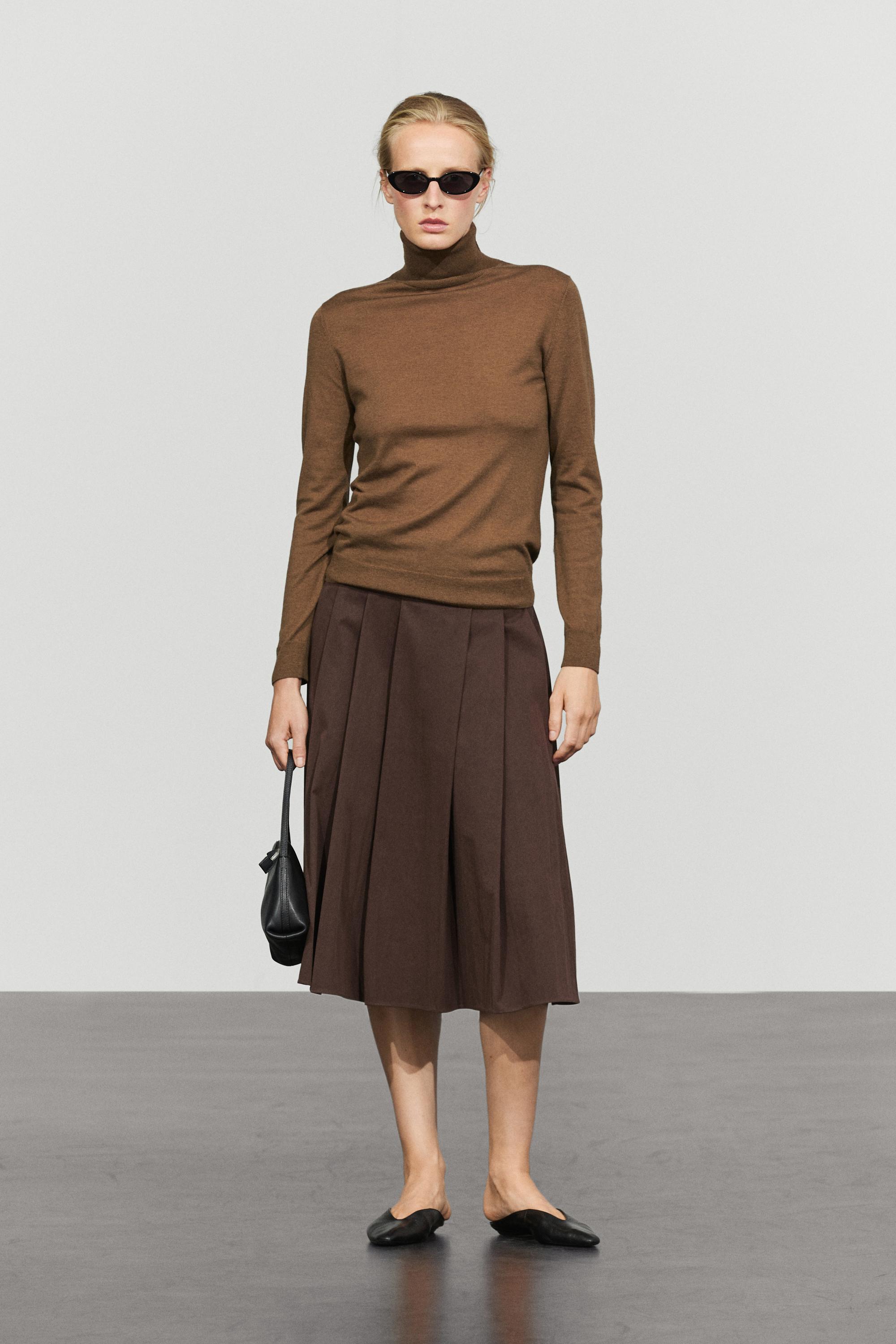 Wool-blend turtleneck knit sweater — TOFFEE