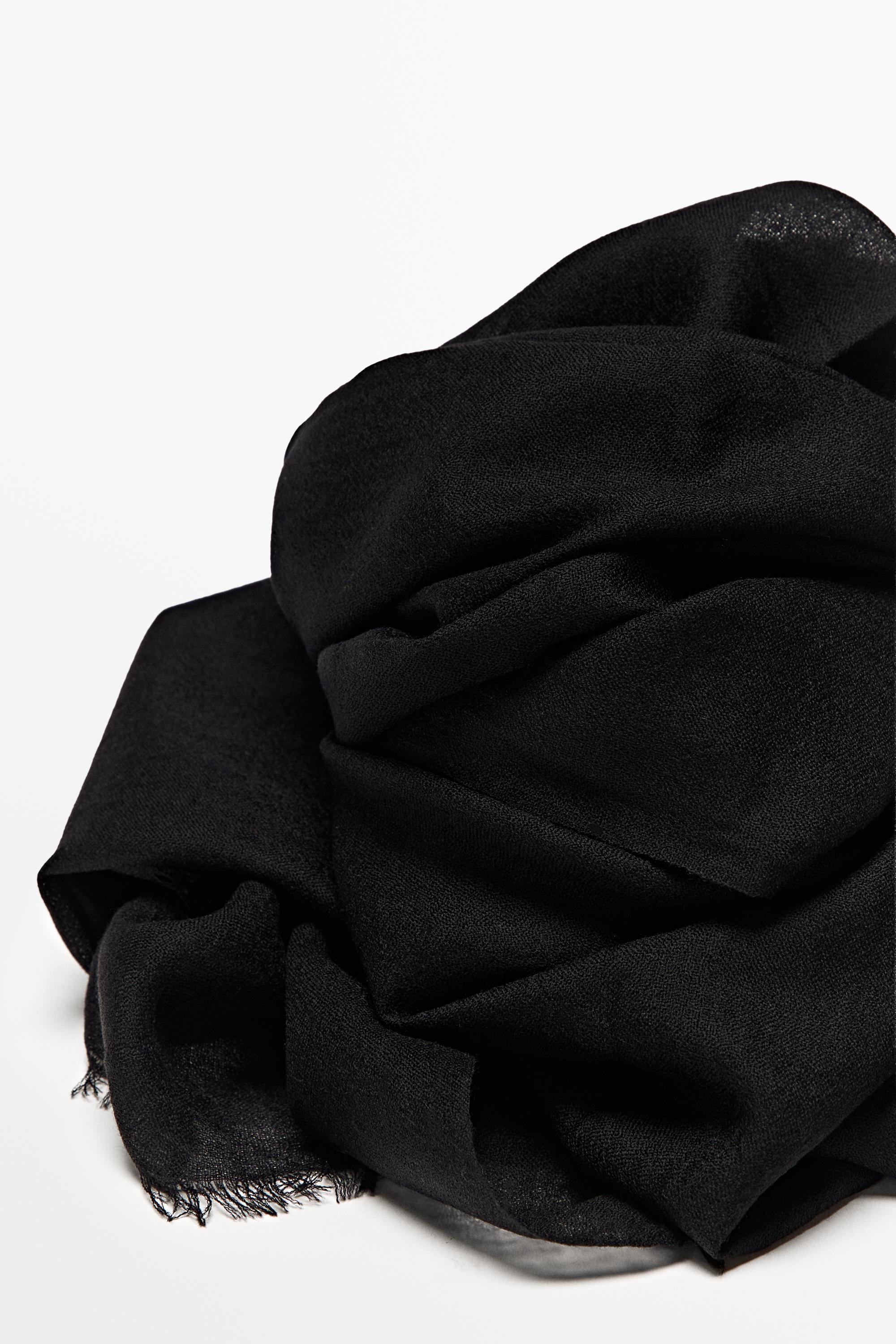 Lightweight 100% wool scarf — BLACK