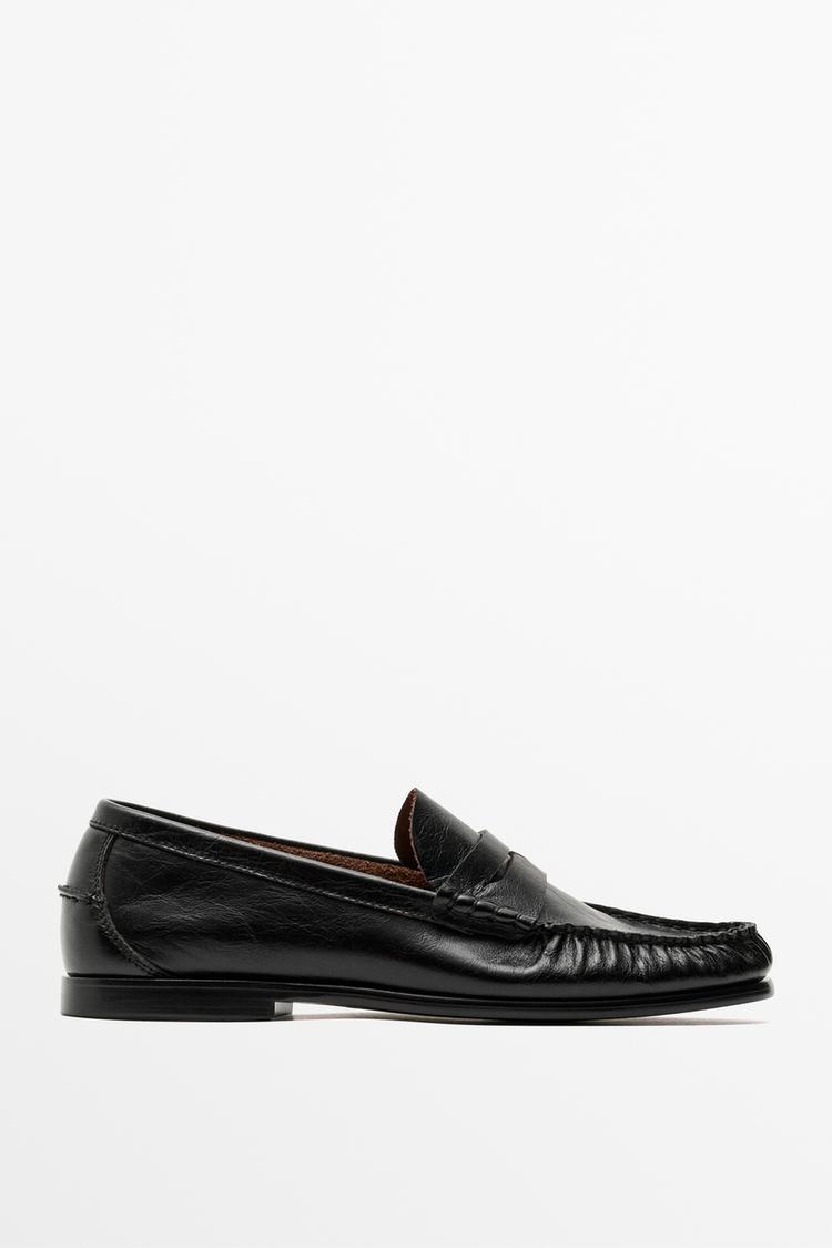 Soft leather shirred loafer — BLACK