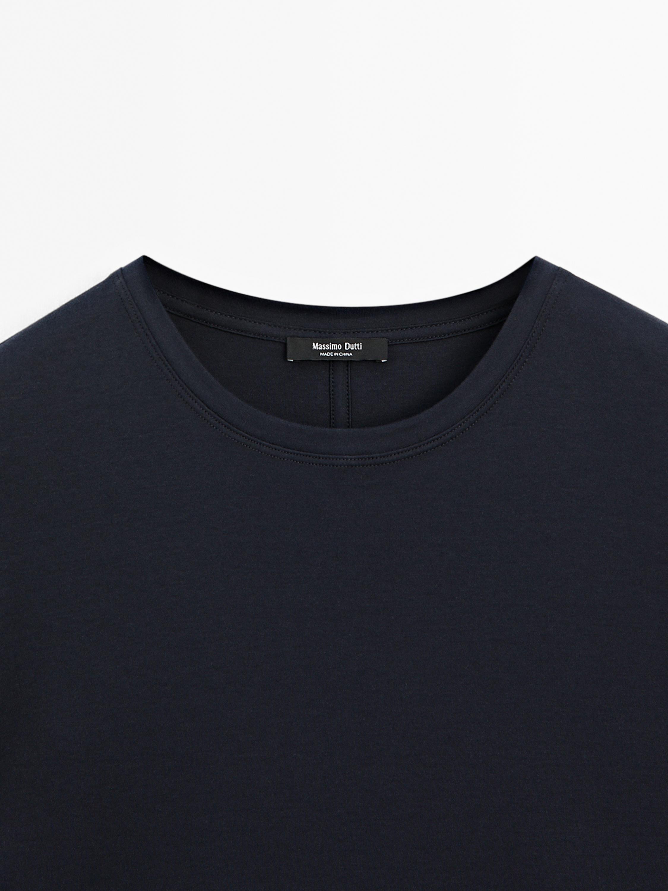 Short-sleeve T-shirt with back seam detail