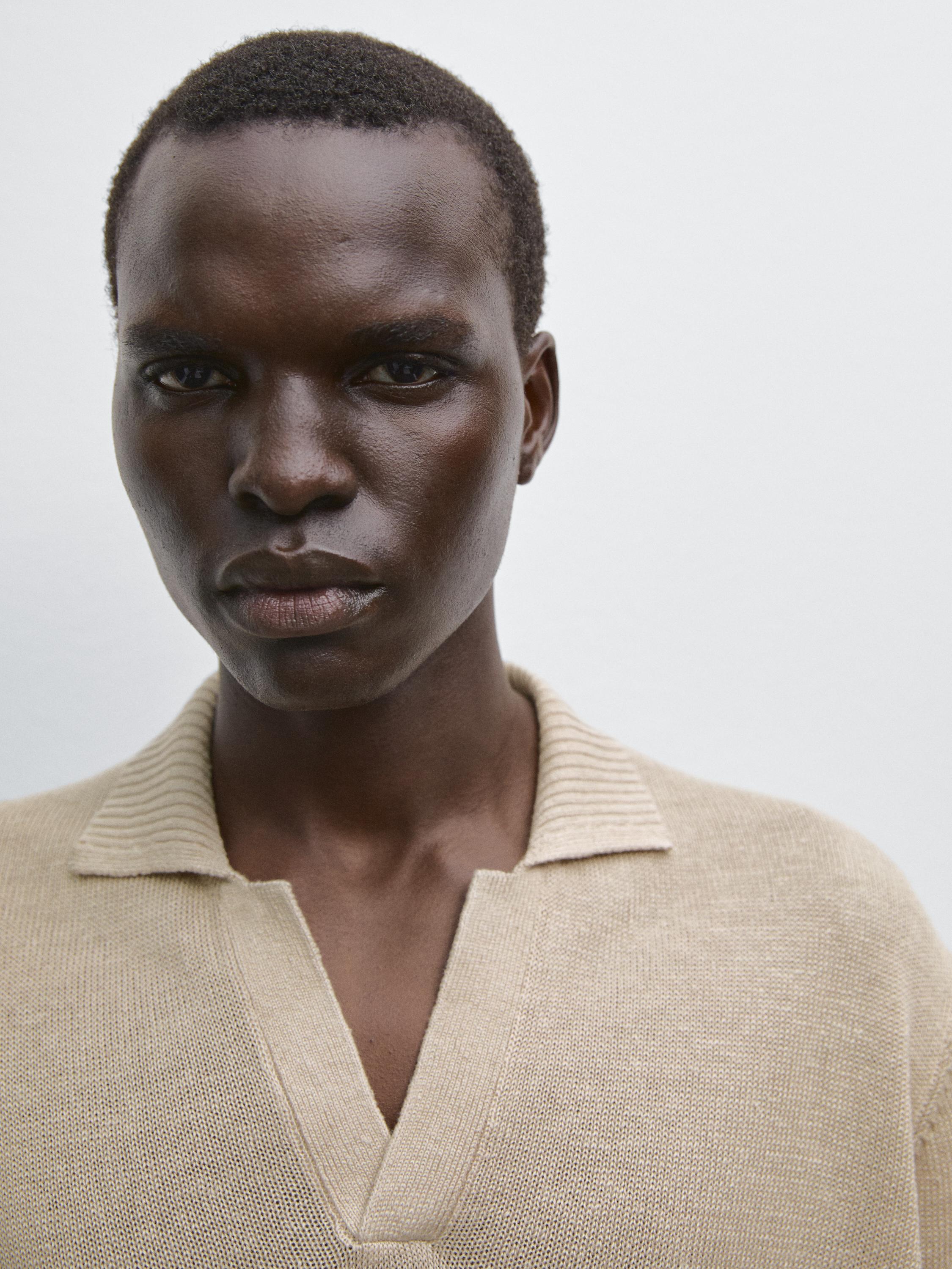 Polo punto cuello pico