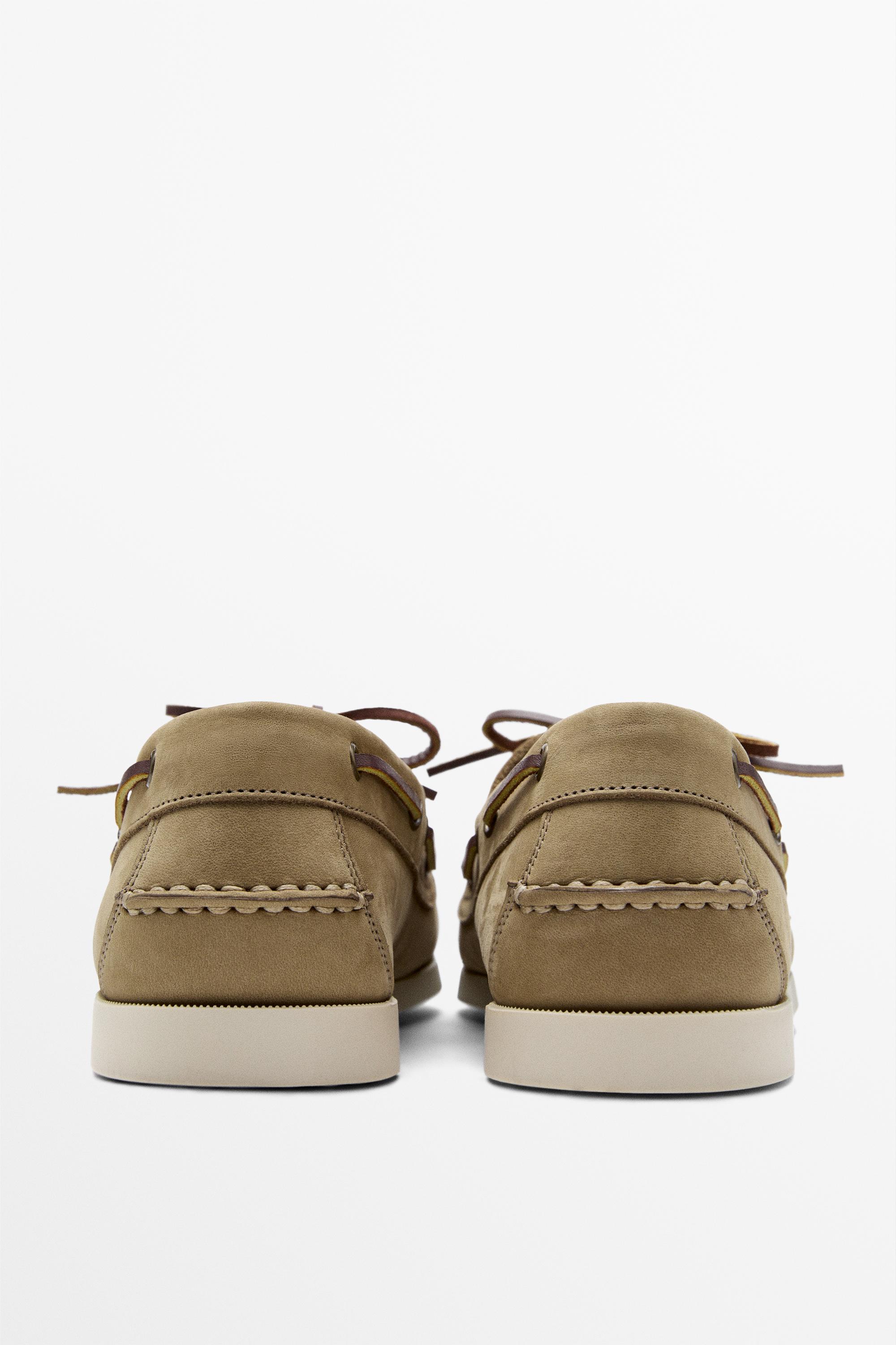 Leather deck shoes — SAND BROWN