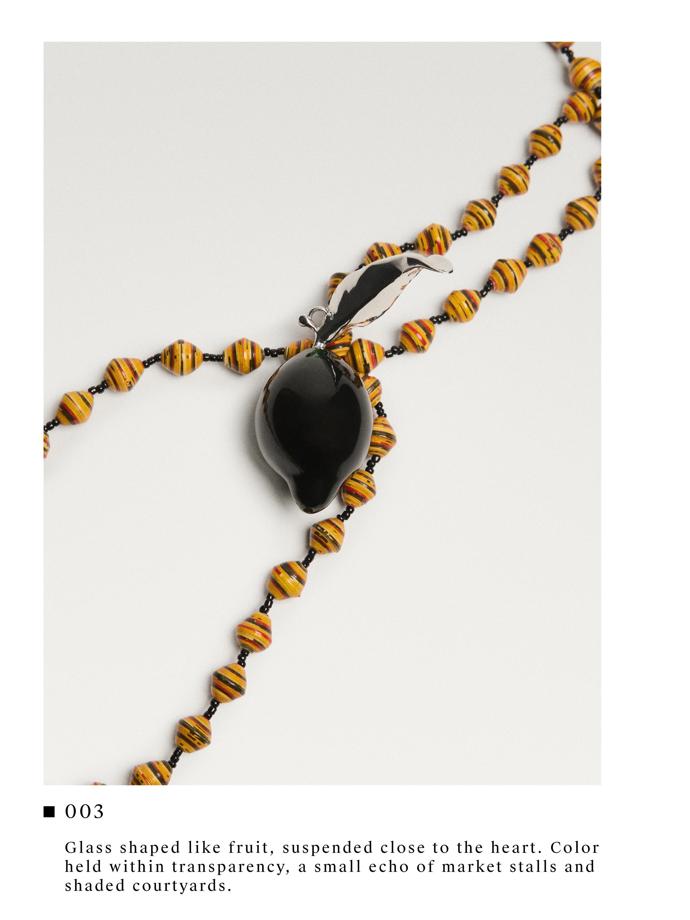 Pendant with glass lemon piece — SILVER