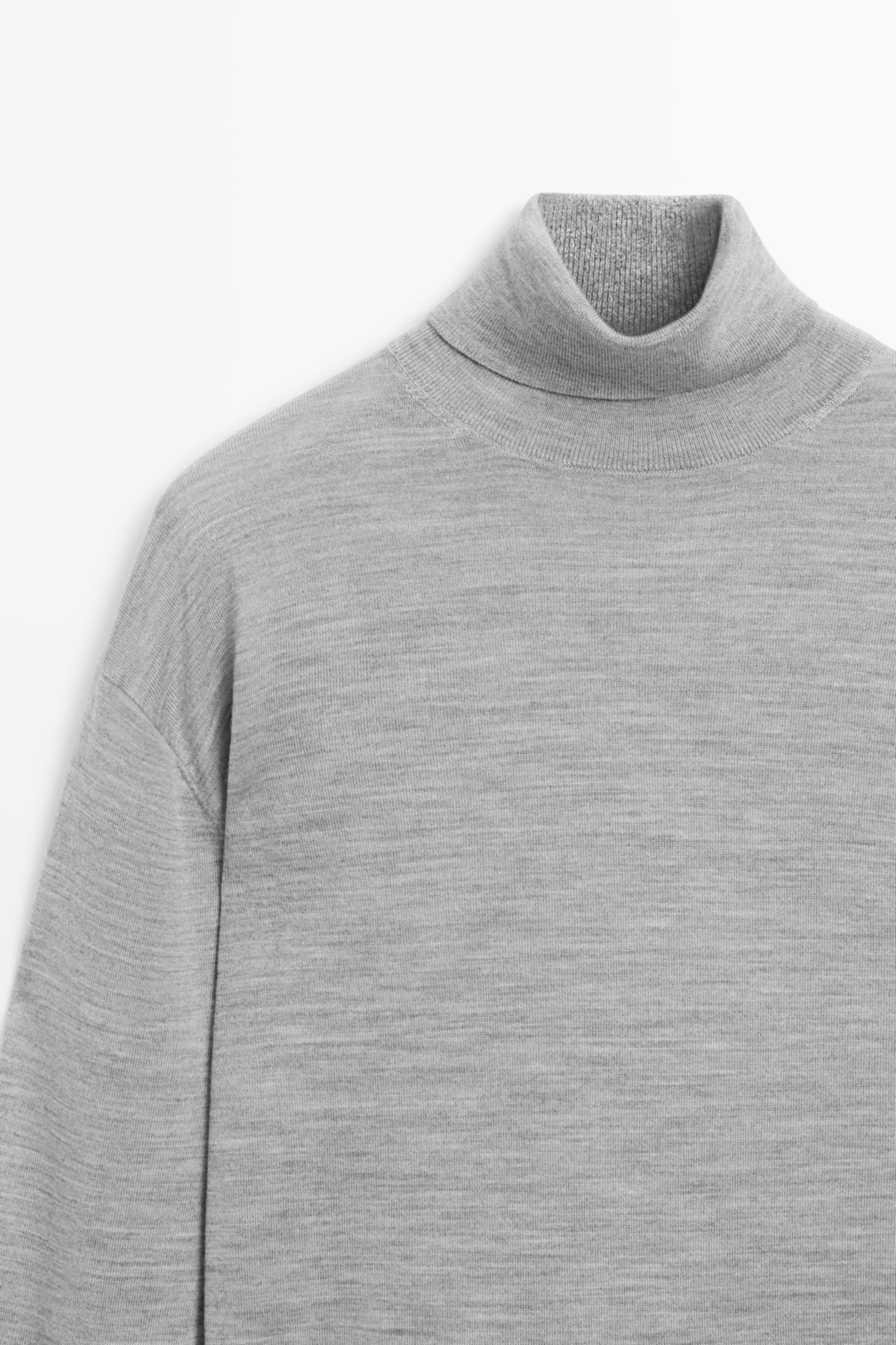 100% wool turtleneck knit sweater — GREY