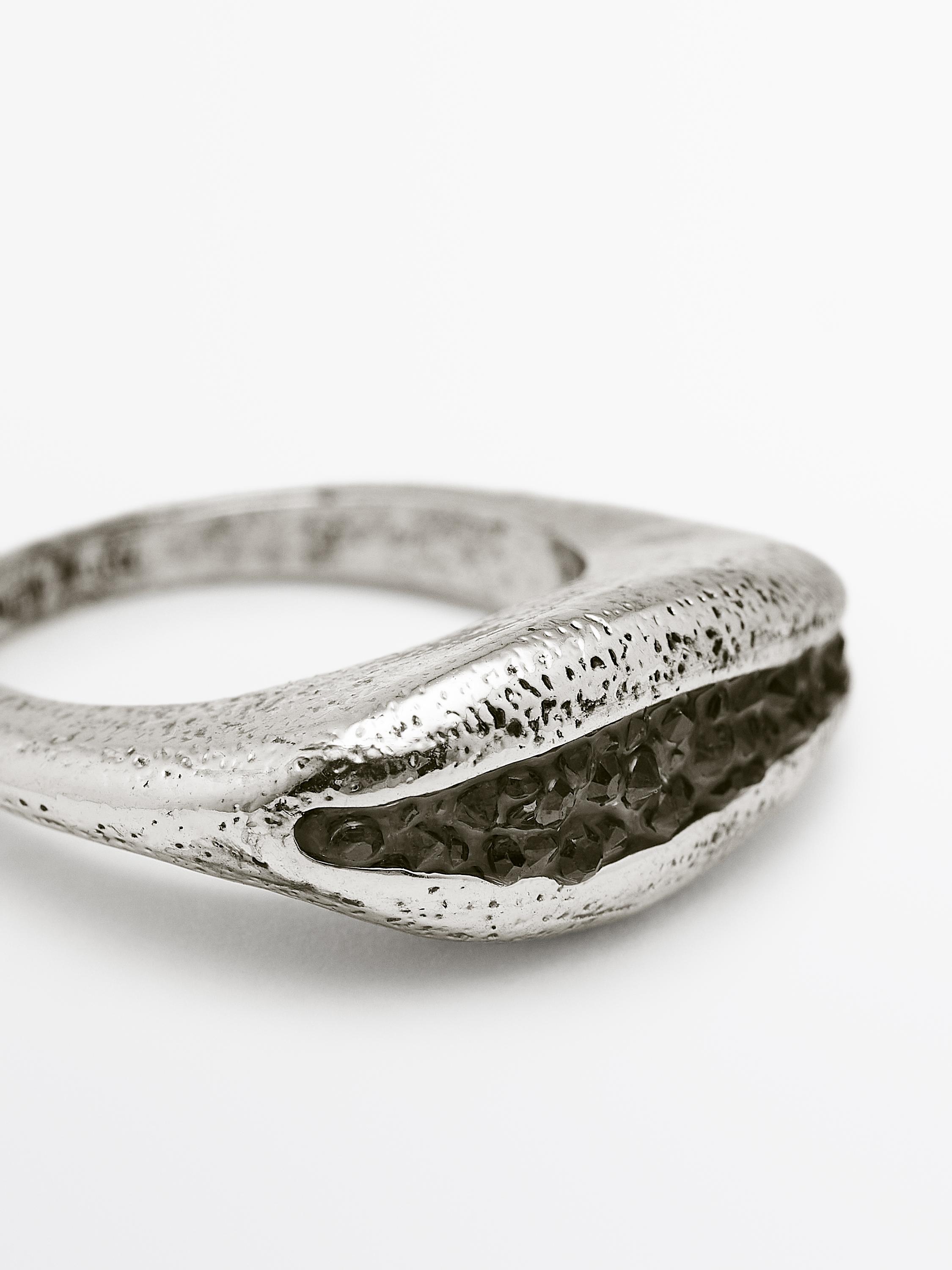 Bague irrégulière brillante