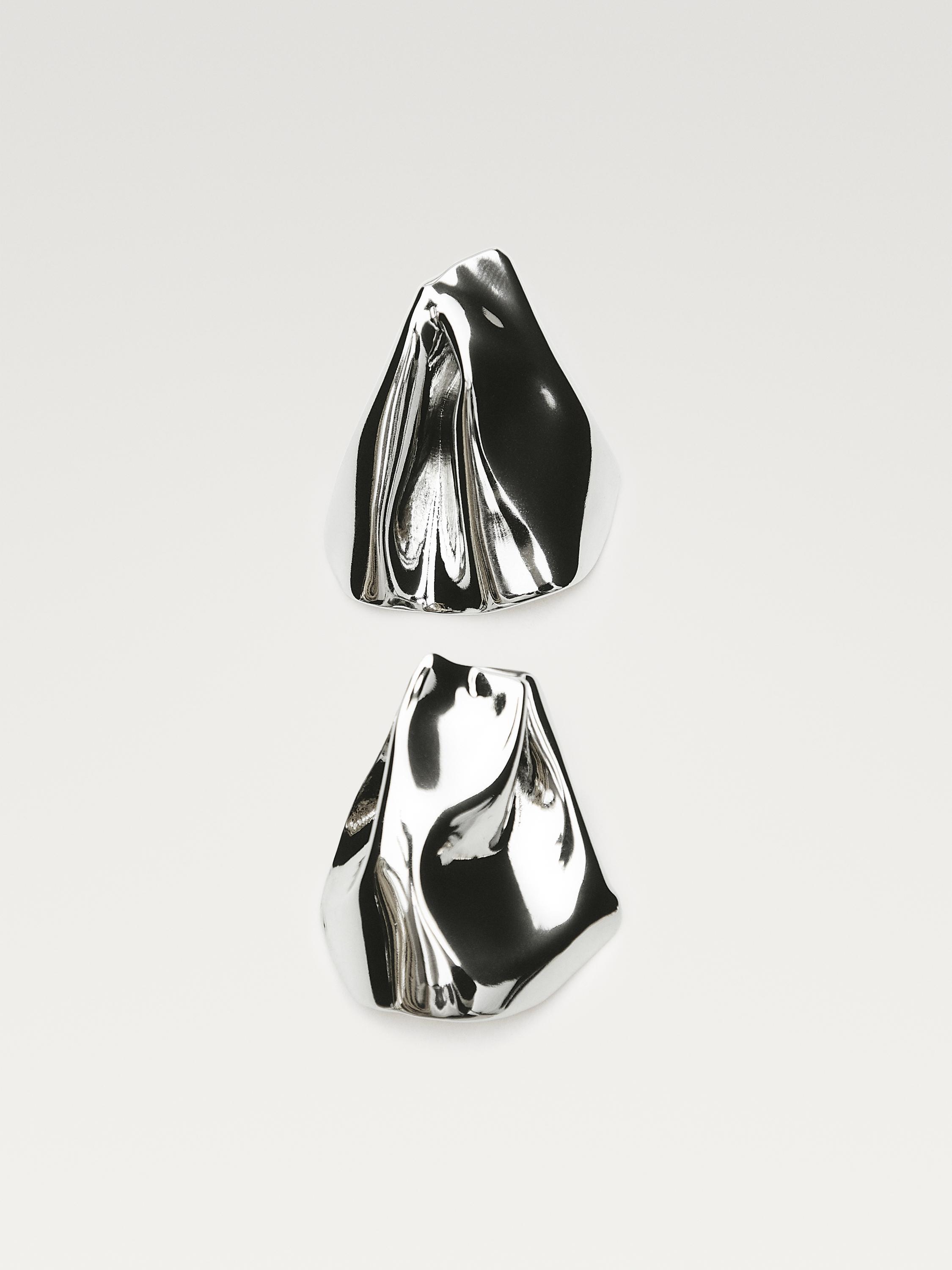 Серьги среднего размера с эффектом плиссе