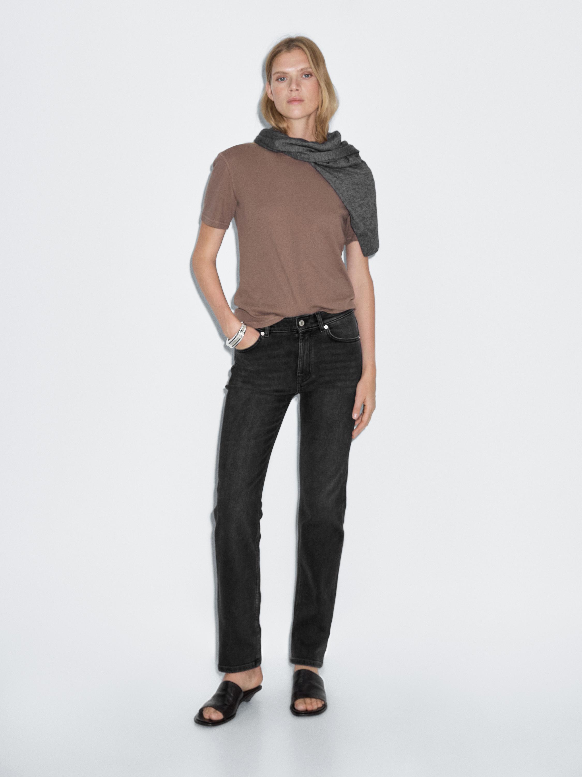 Mid-rise straight-leg jeans