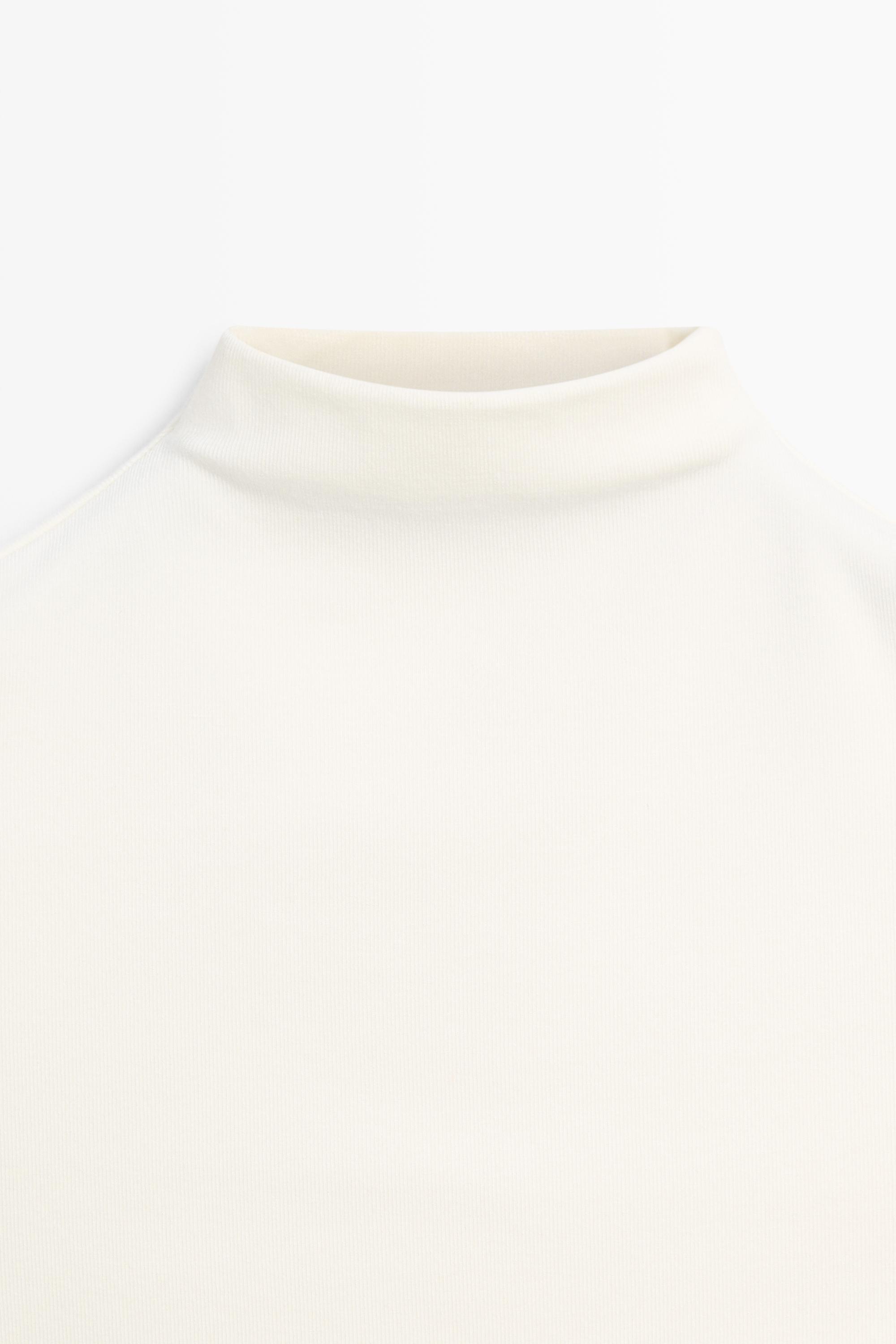 Funnel neck knit top — Off white