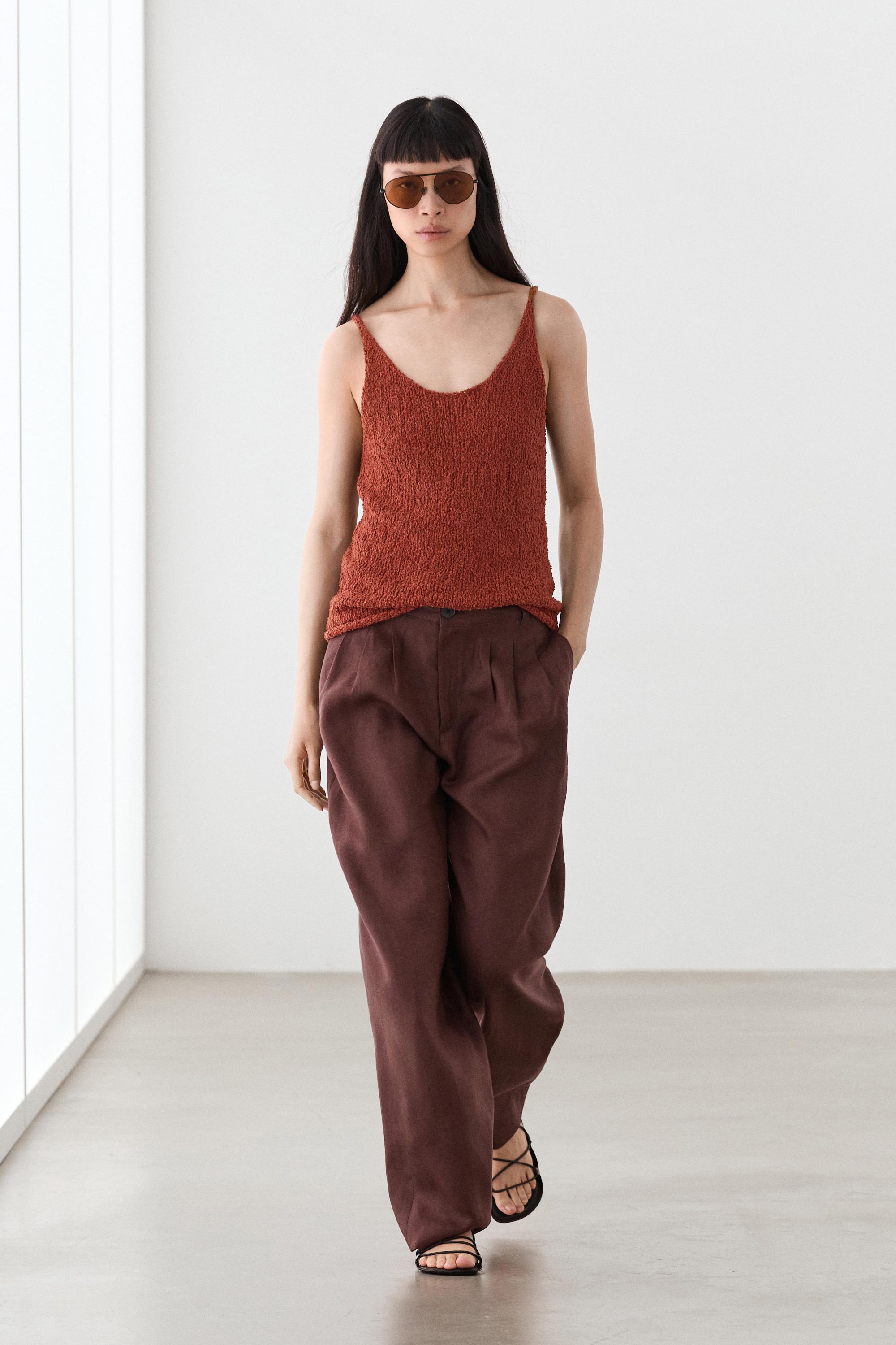 Wide-leg pleated linen trousers — TERRA COTA