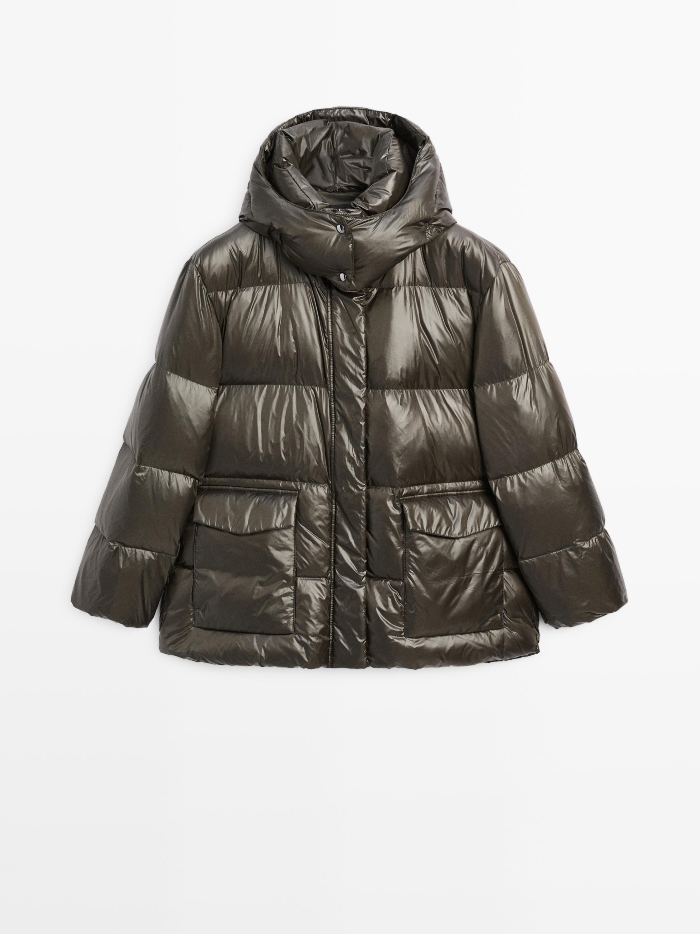 Short water-repellent puffer jacket with hood
