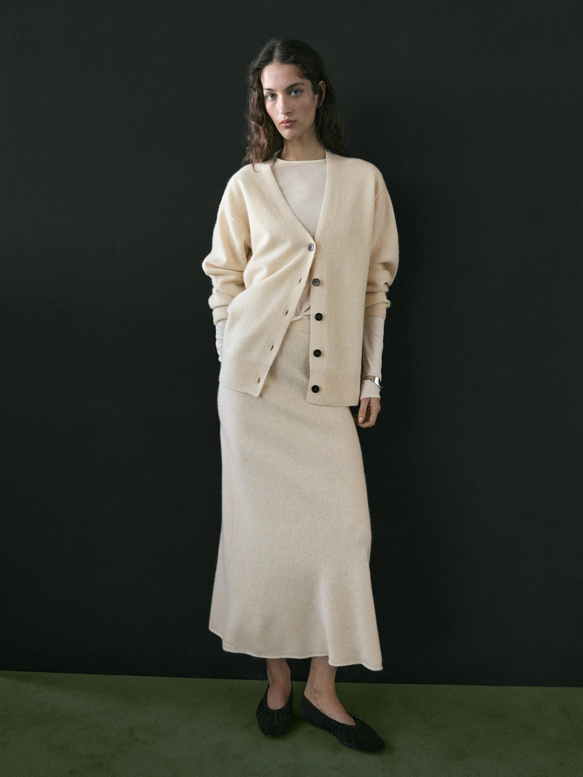 Cardigan In Maglia Con Scollo A V In Lana Di Alpaca - Vaniglia - M - Massimo Dutti - Femminile