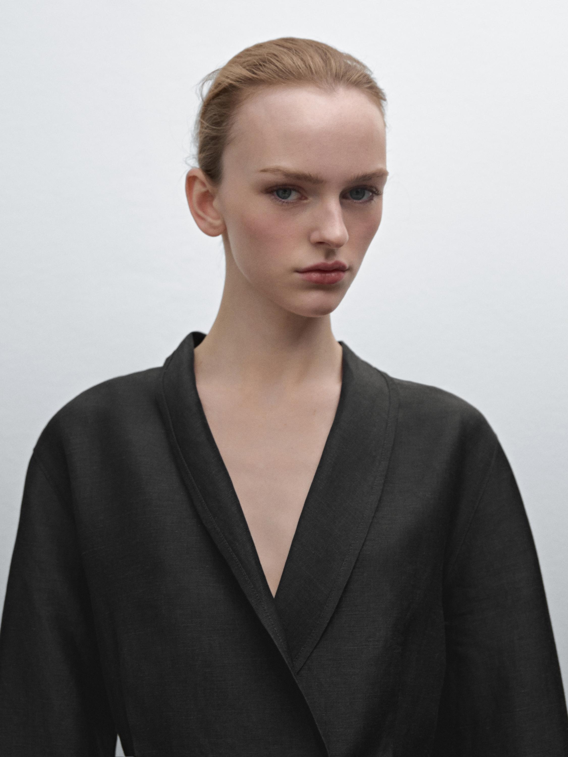 Lightweight double-breasted linen blend blazer
