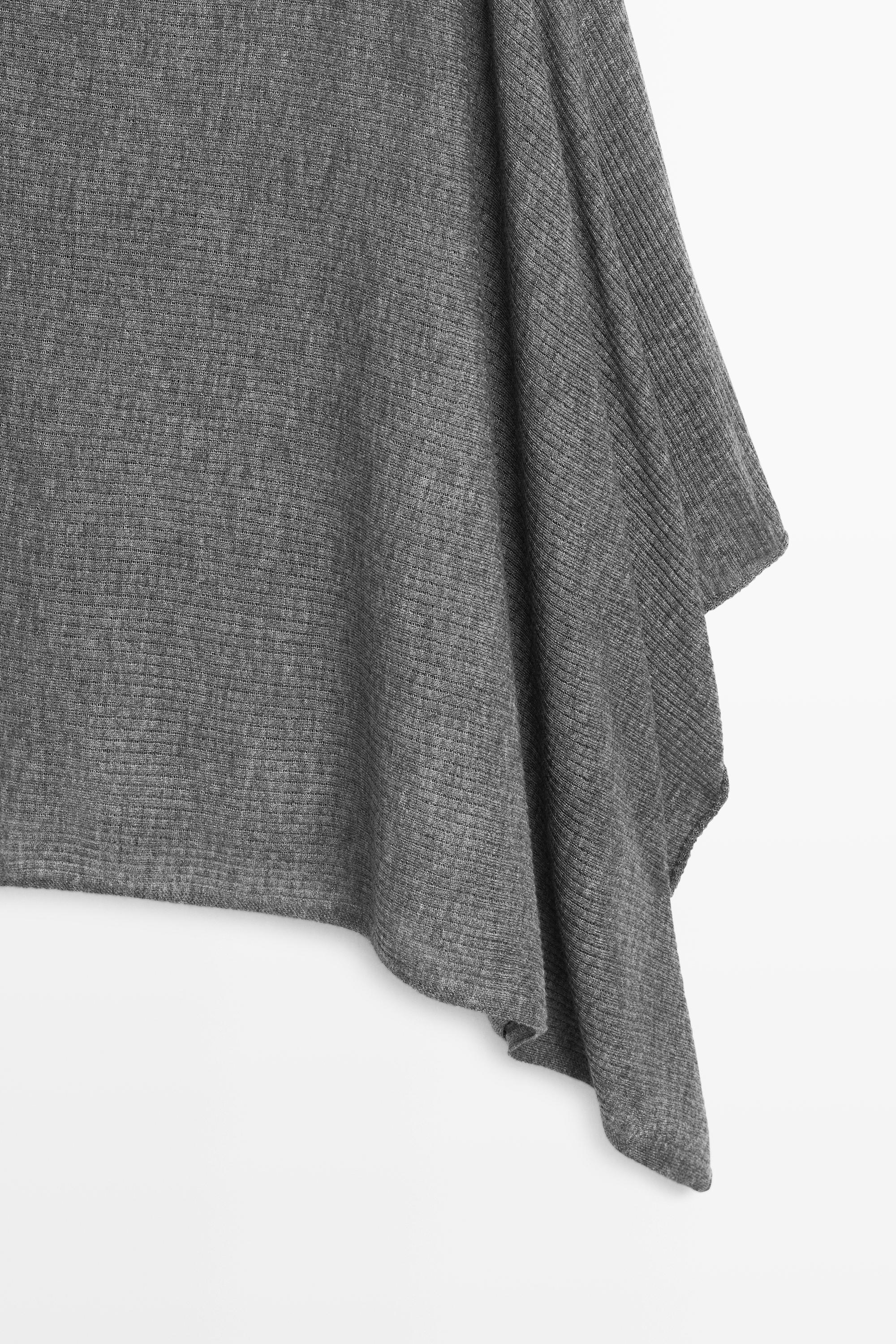 Fine knit cape — GREY (alternate view)