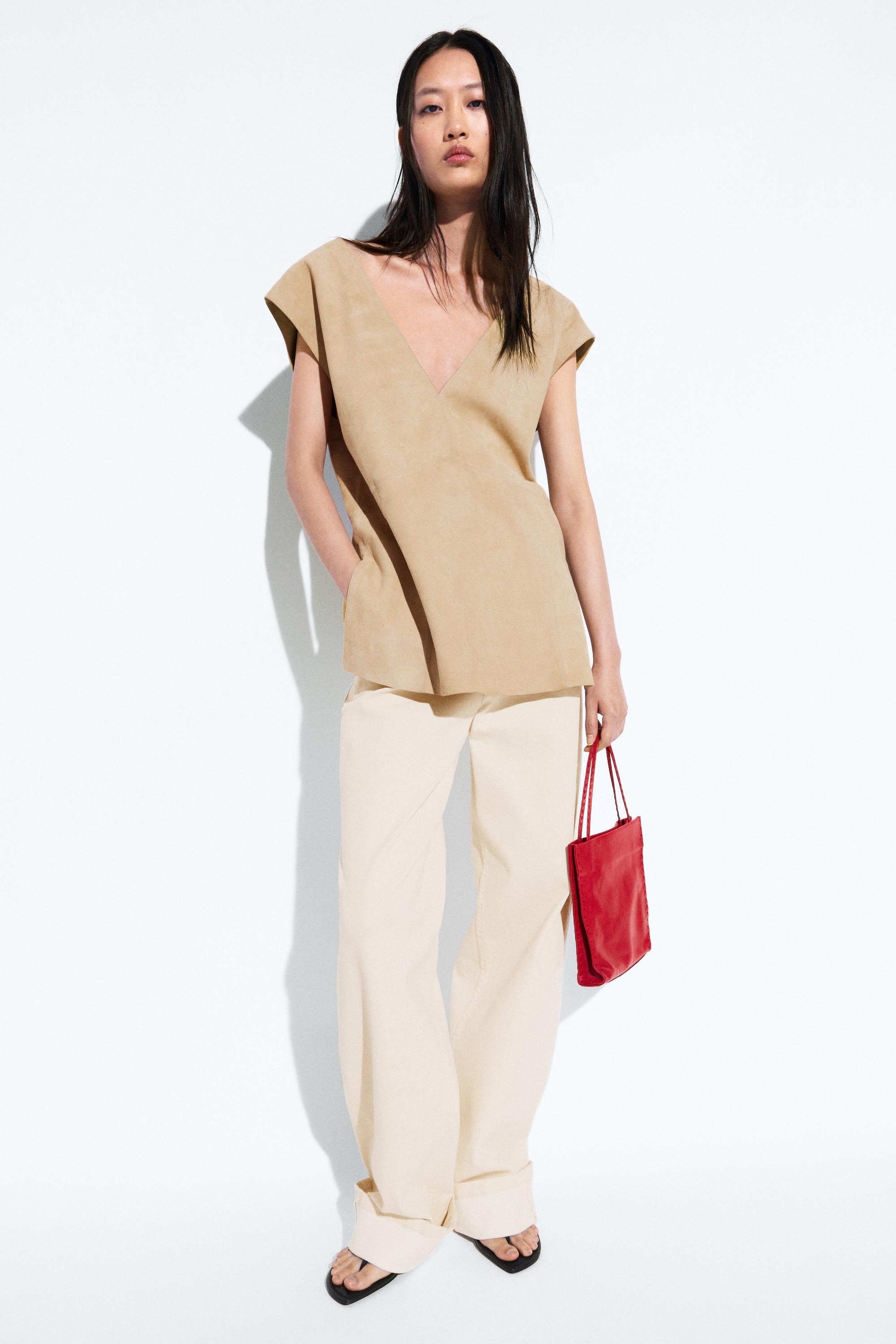 Sleeveless suede leather top — BEIGE