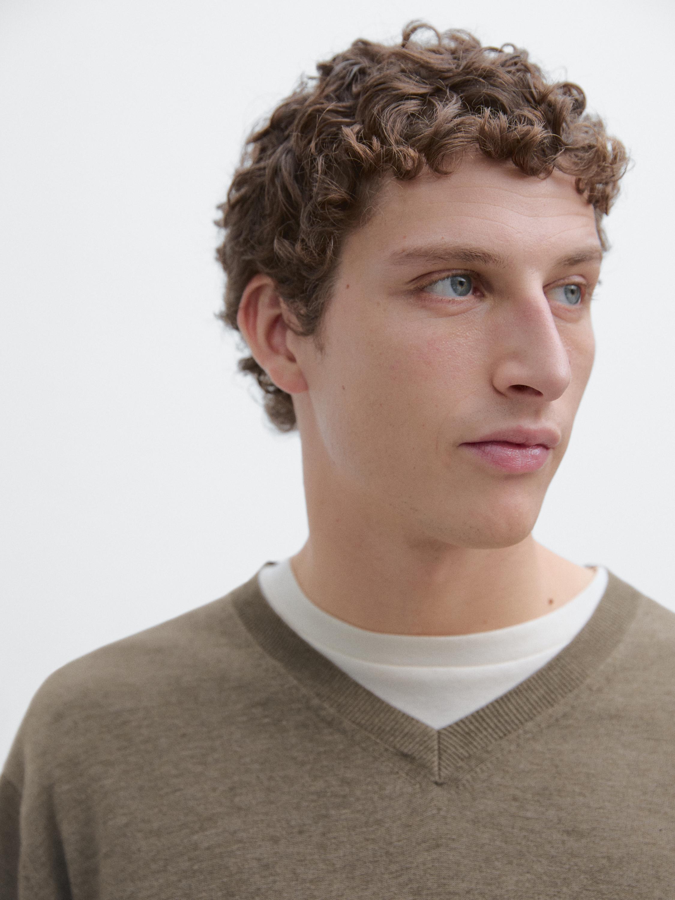 Cotton blend V-neck knit sweater — KHAKI