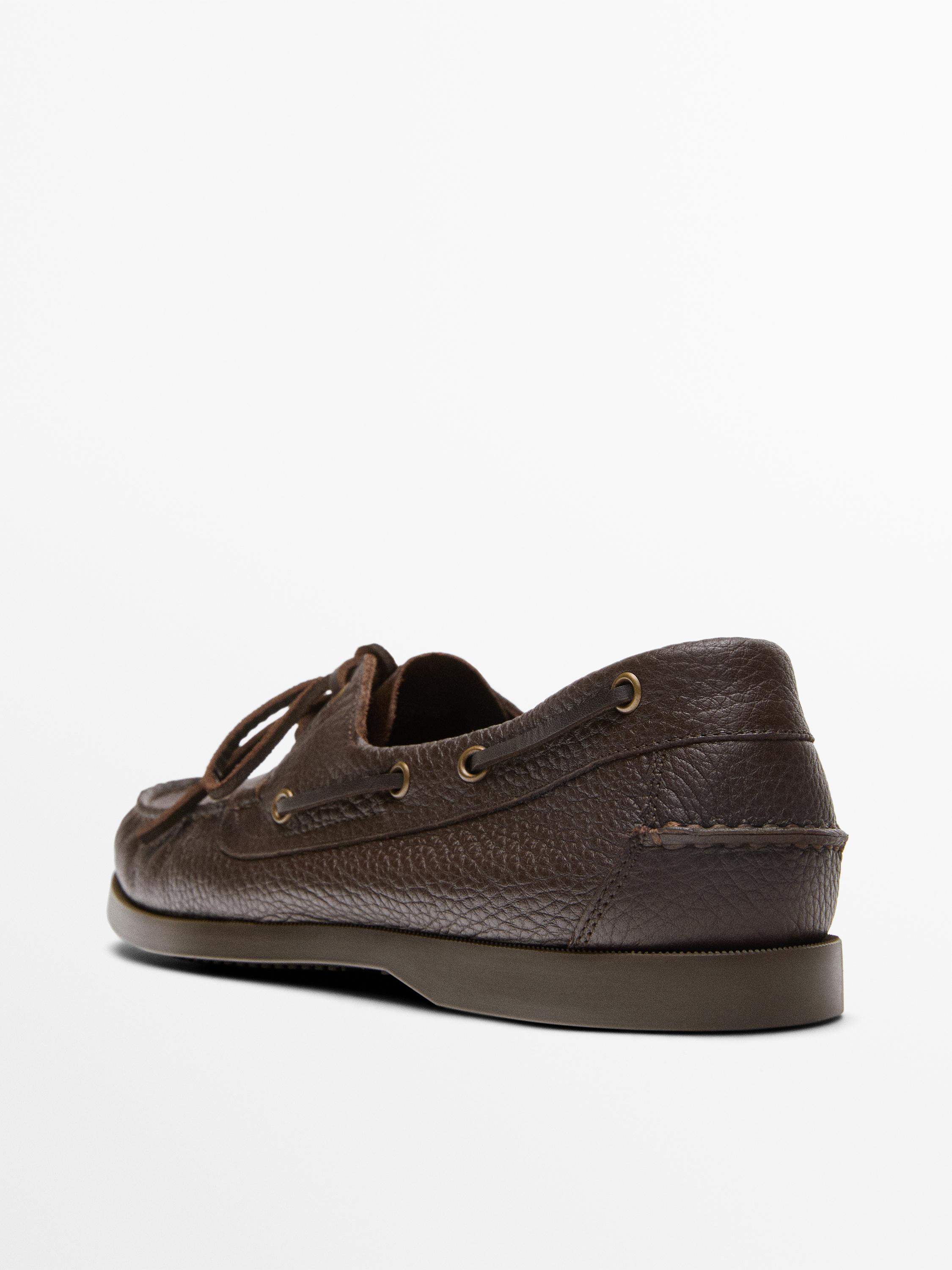 Leather deck shoes — BROWN