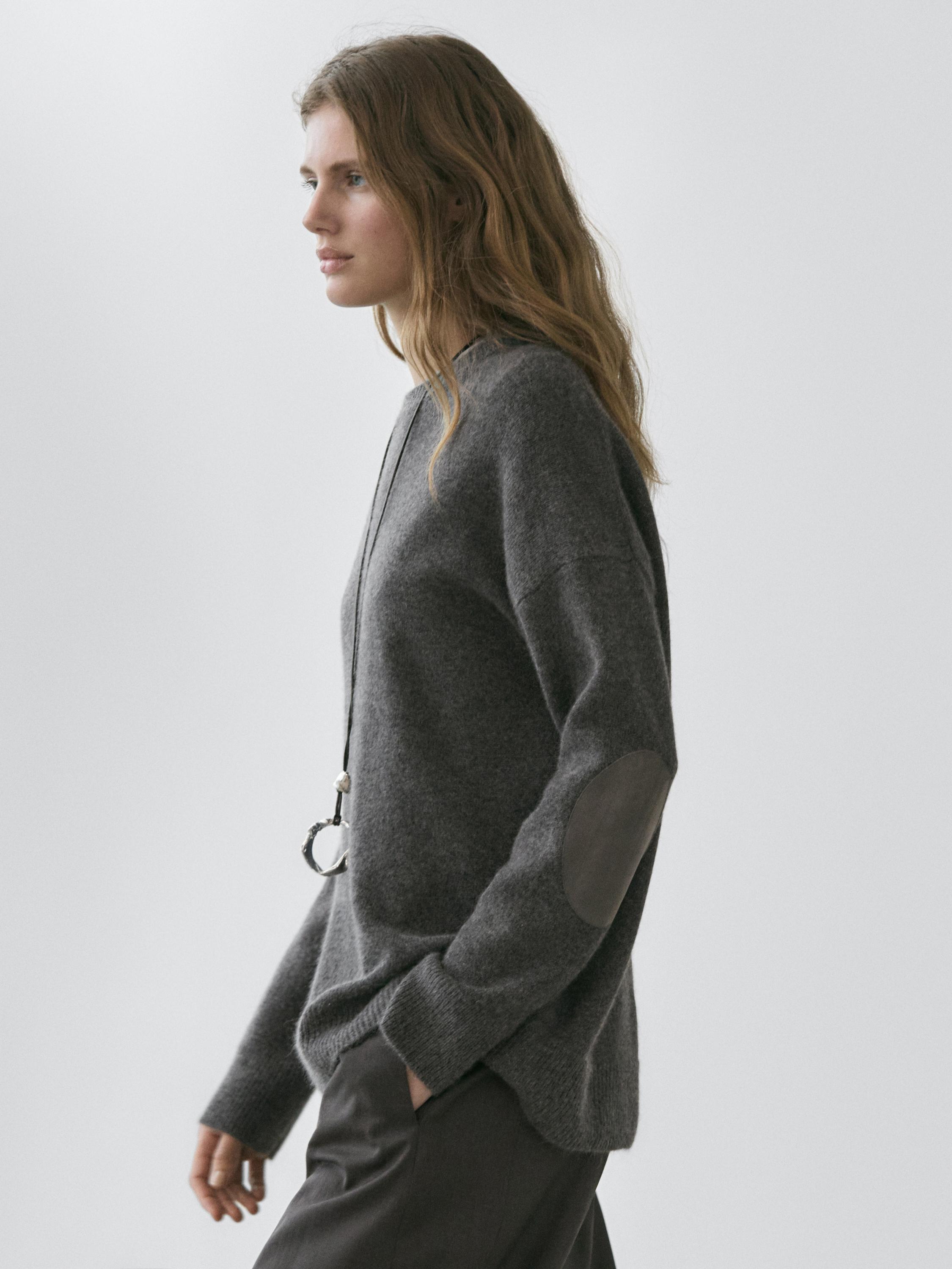 Predimenzionirani oversize kašmirski džemper s prišivcima na laktovima