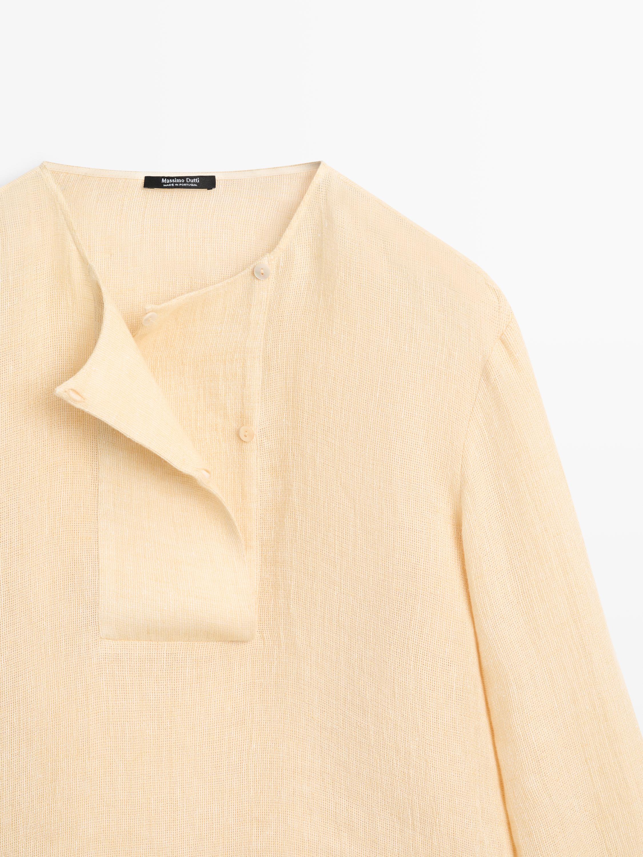 Önlük detaylı dökümlü keten bluz