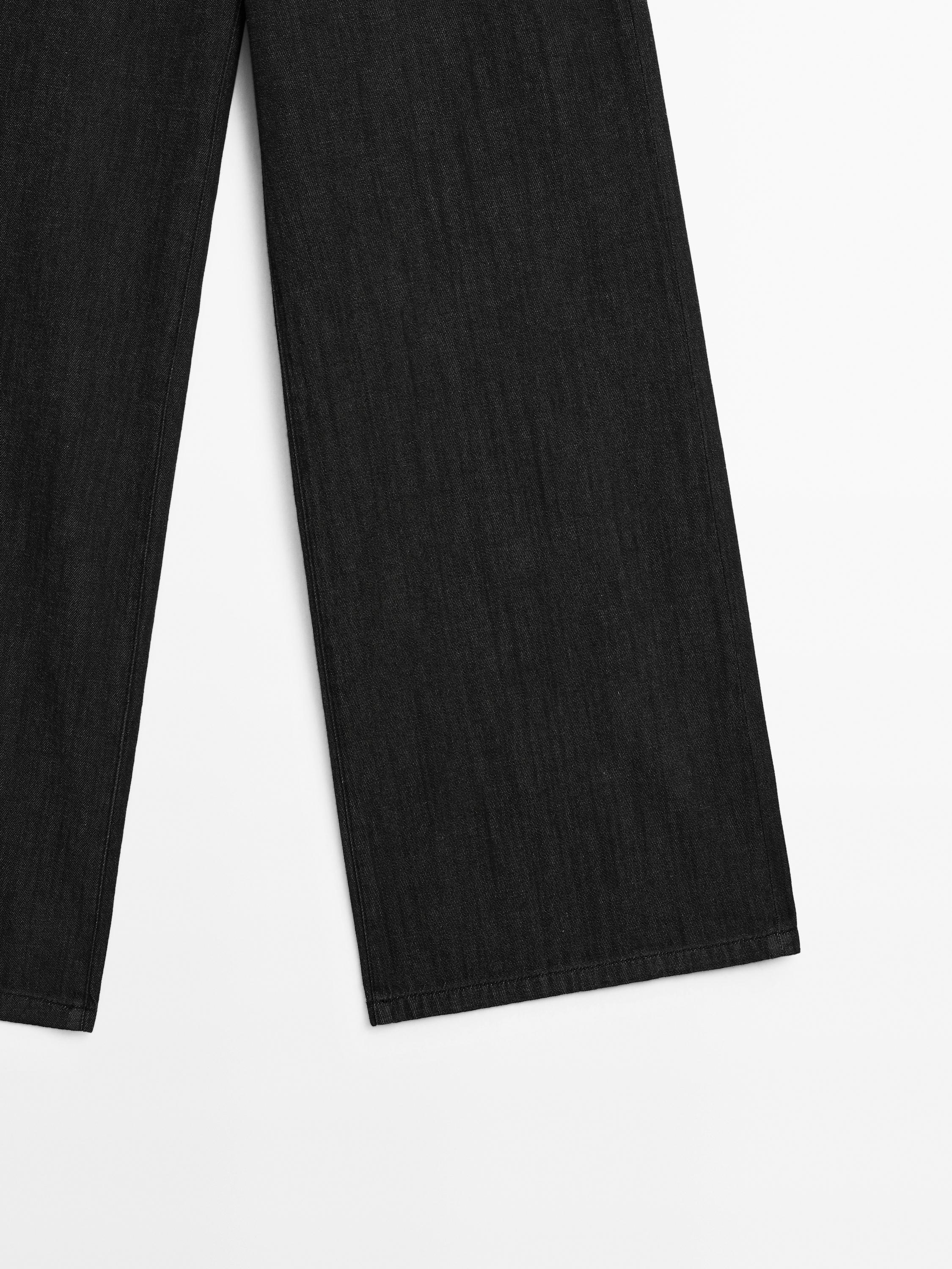 Loose mid-rise wide-leg jeans