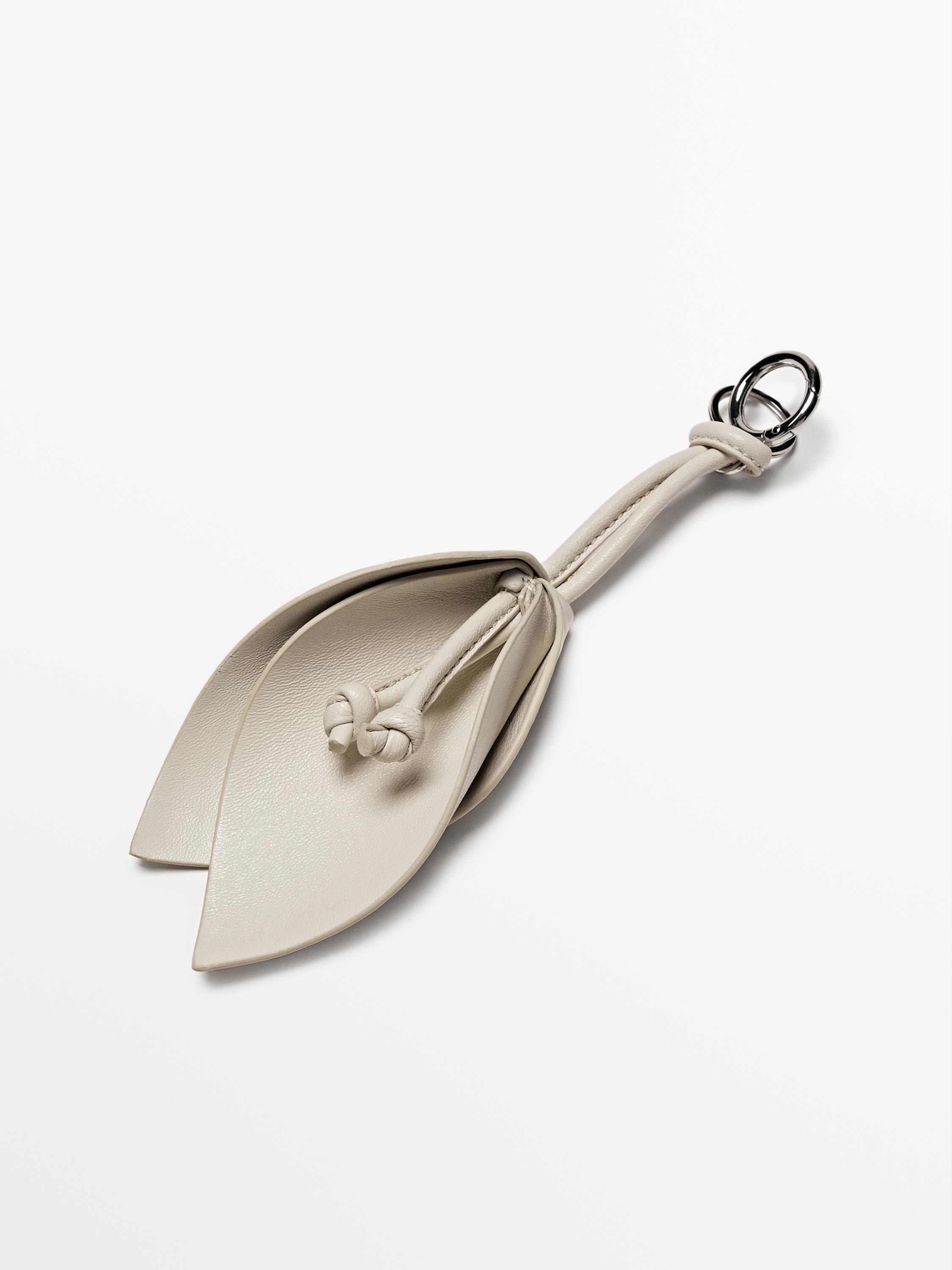 Nappa leather flower keyring