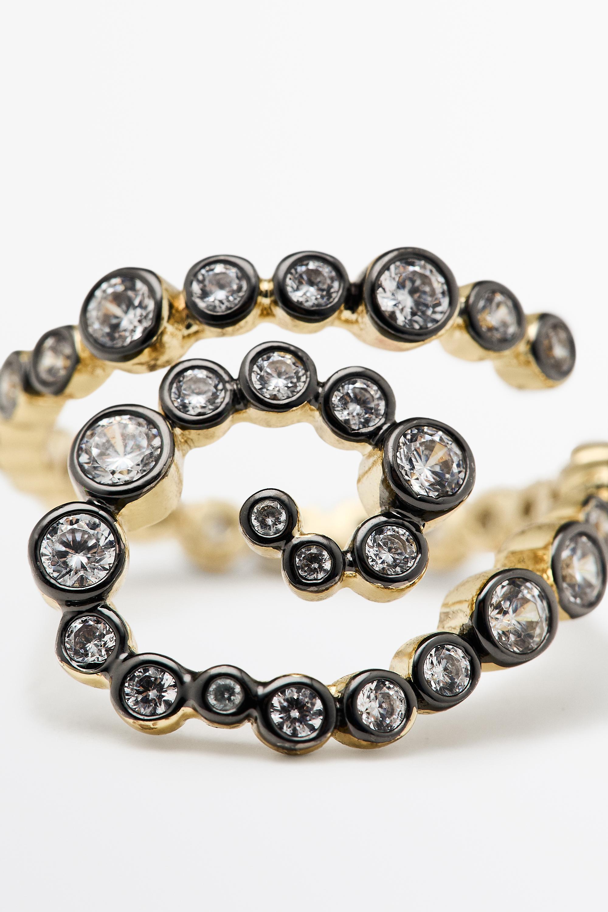Spiral rhinestone ring — GOLDEN